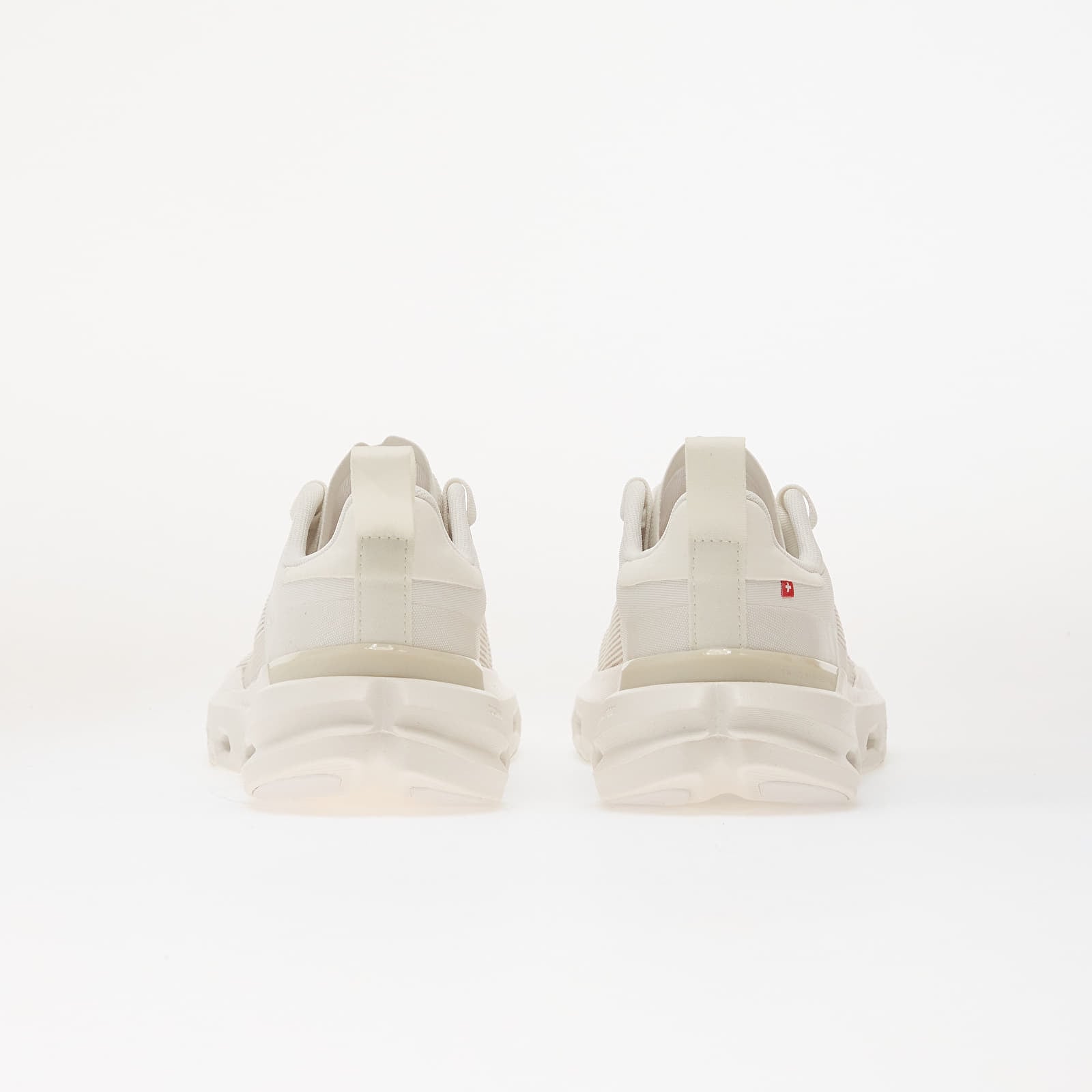 Joggesko og sko for menn On M Cloudpulse Next White/ Ice