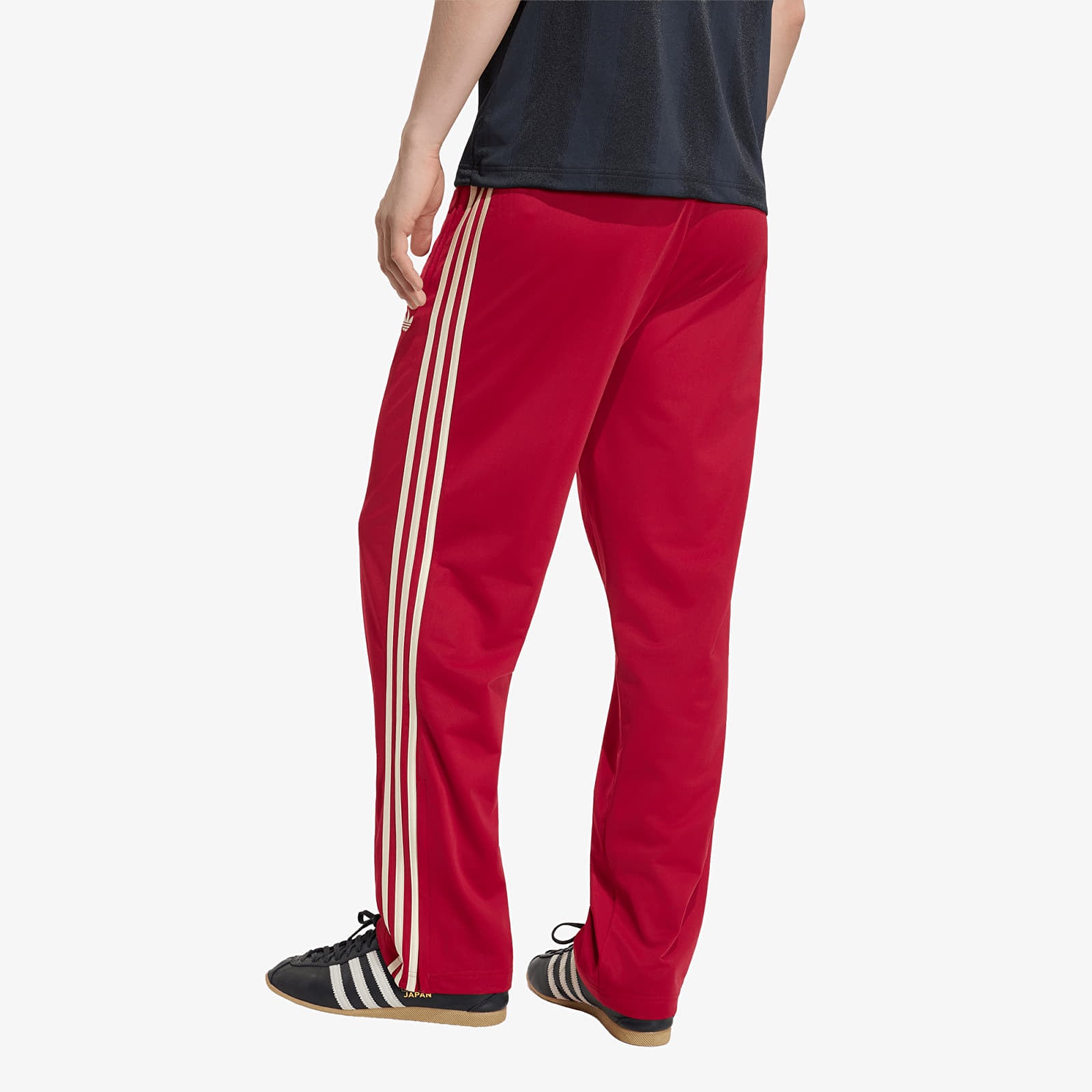 Férfi melegítőnadrágok adidas  Team Victory Red/ Warm Vanilla