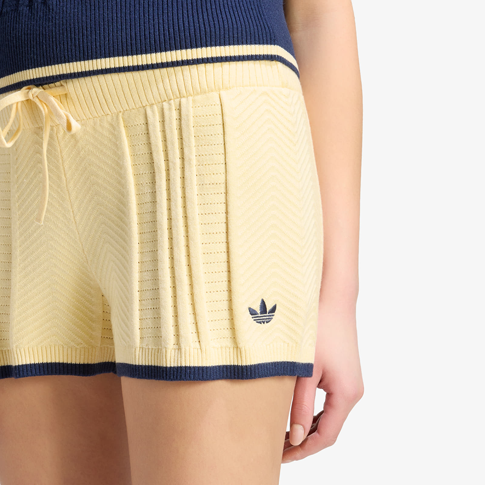 Calções de senhora adidas Cable Knit Shorts Warm Vanilla