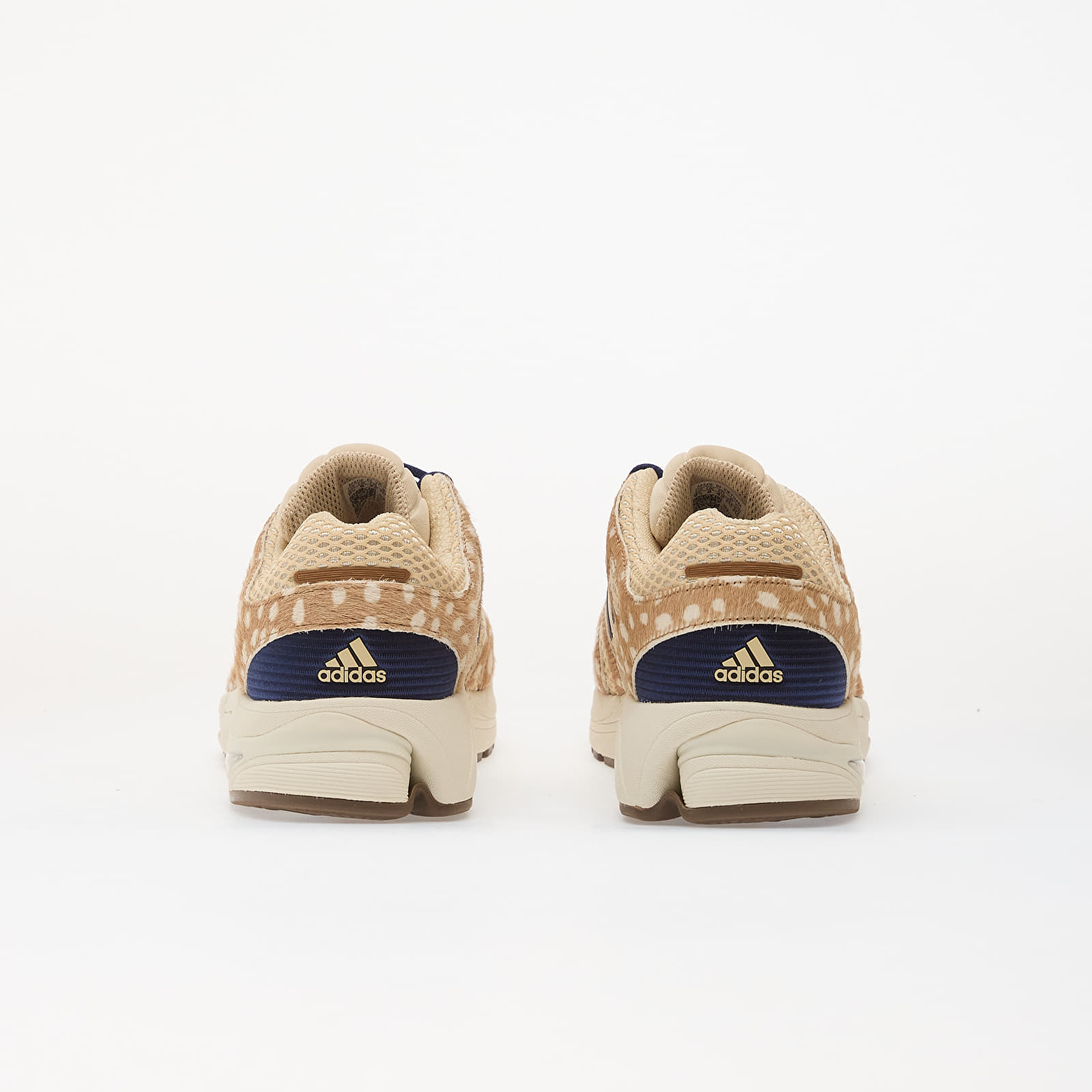 Sneakers und Schuhe für Frauen adidas Adistar Control 5 Off White/ Sand Strata/ Brown Desert