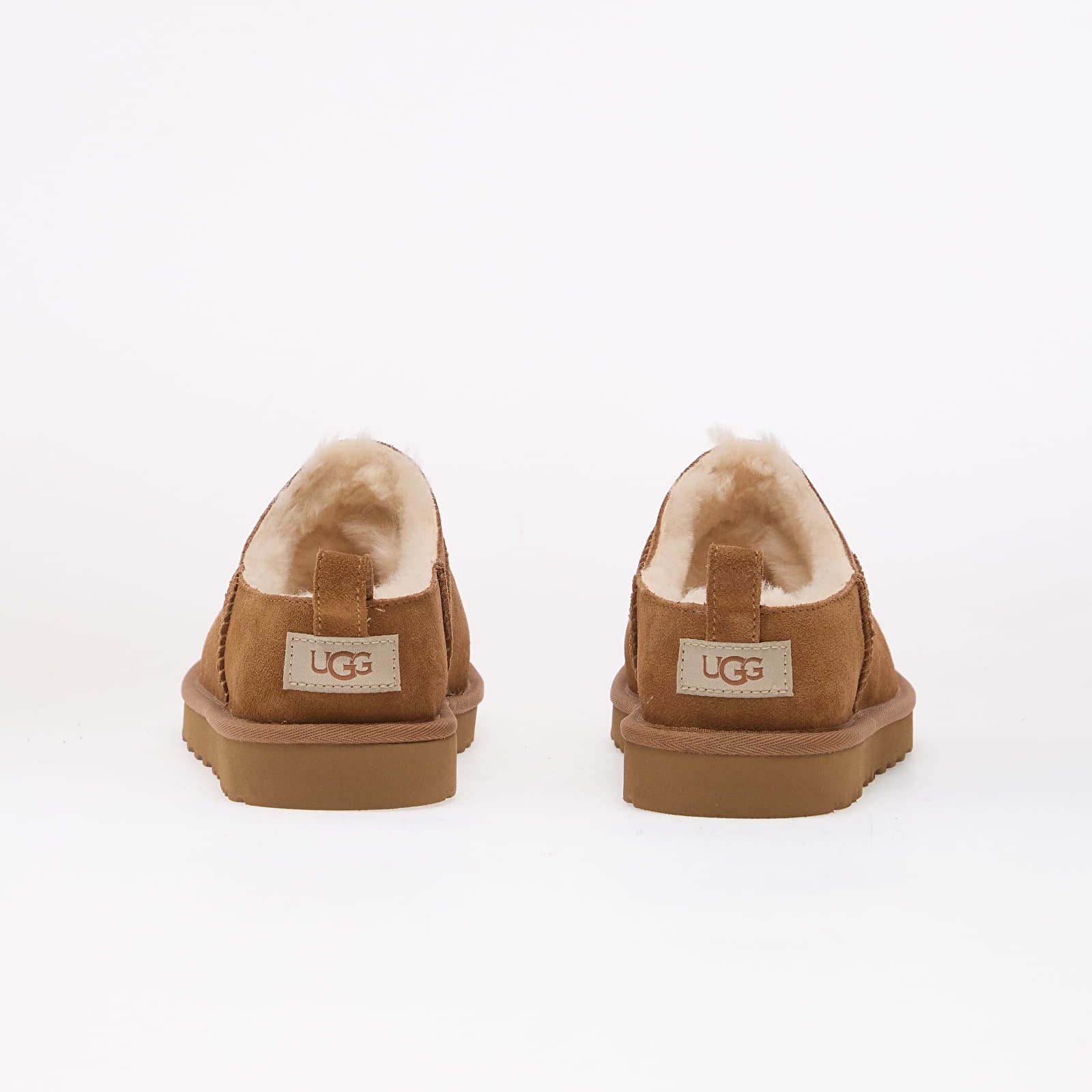 Turnschuhe und Schuhe für Männer UGG Classic Micro Chestnut