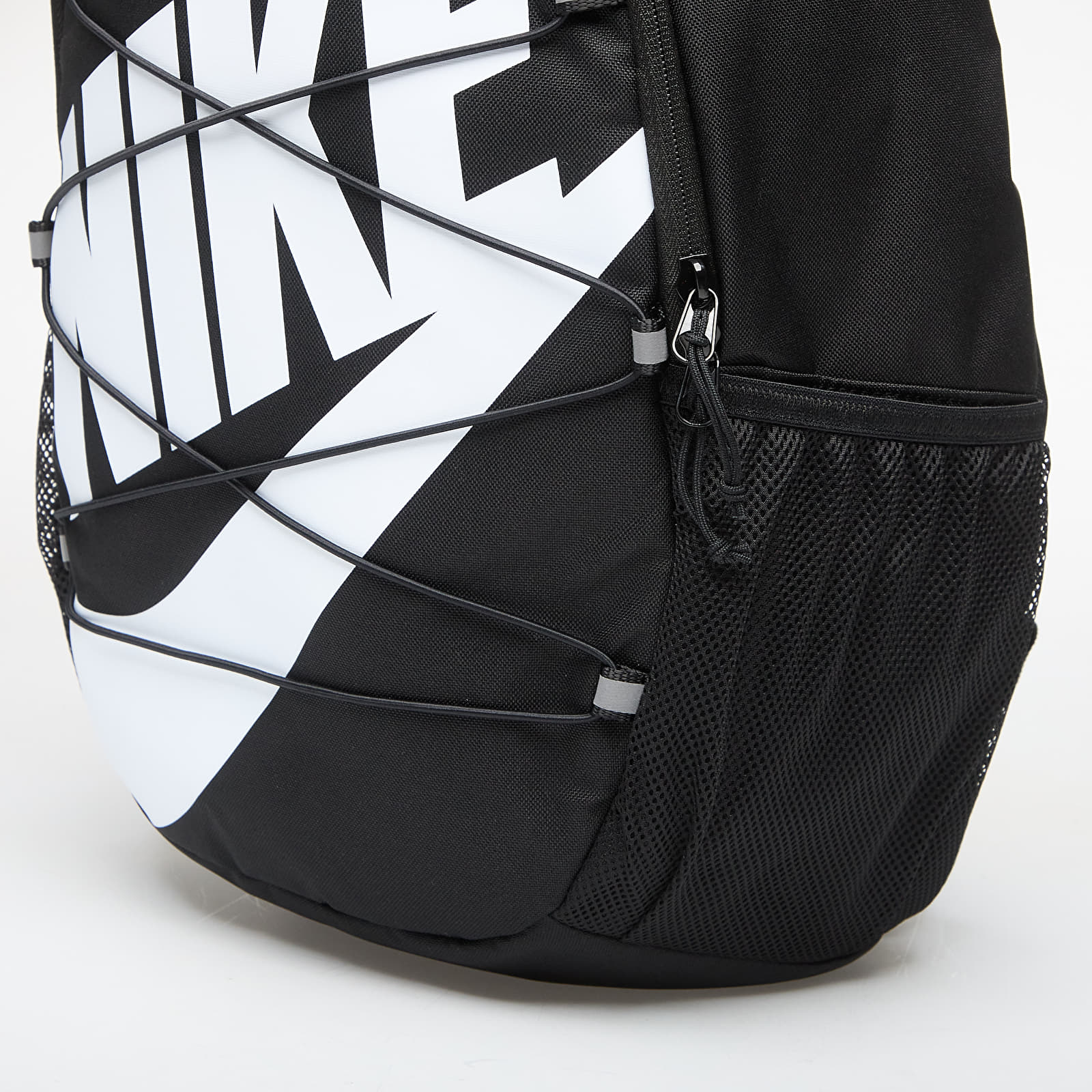 Мужские рюкзаки Nike Heritage Sweep Backpack 25L Black/ Black/ White