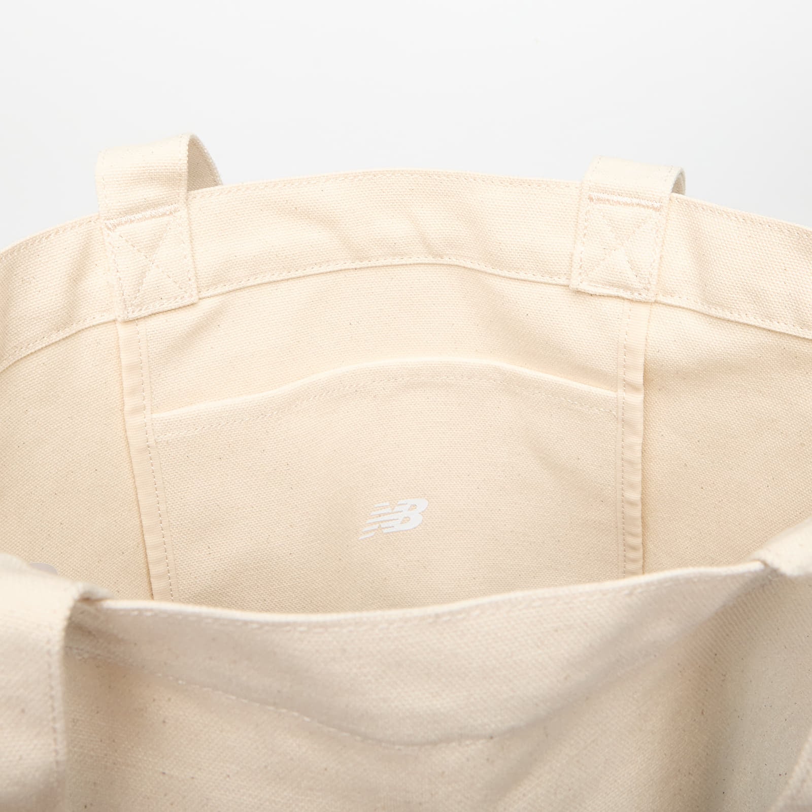 Мъжки чанти за рамо New Balance NB Athletics Graphic Tote Sea Salt/ Nb Navy/ Te Red