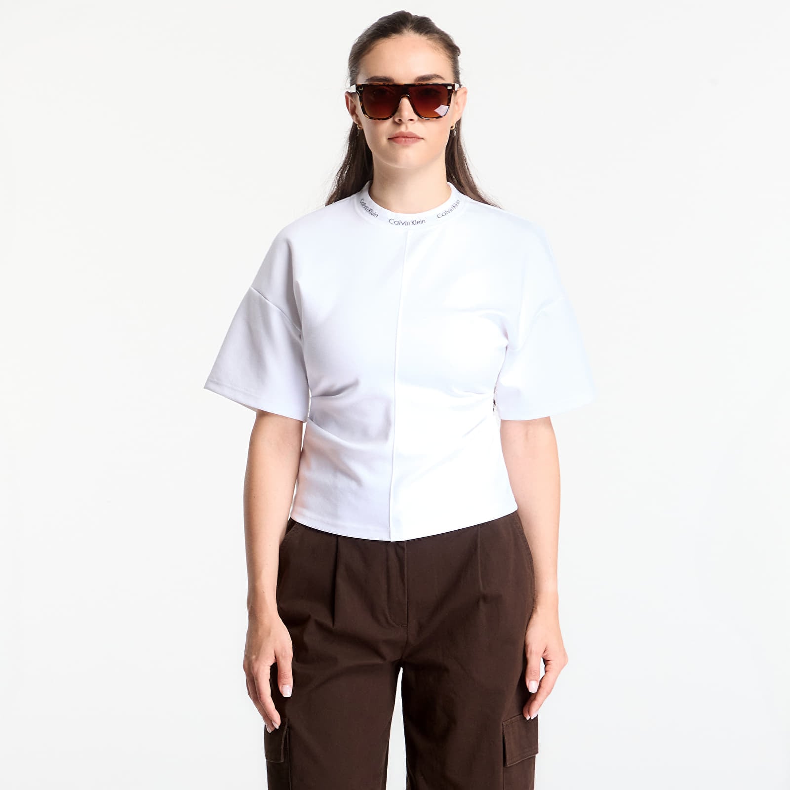 T-shirts de senhora Calvin Klein Jeans Ss Logo Neck Detail Interlock Top Bright White