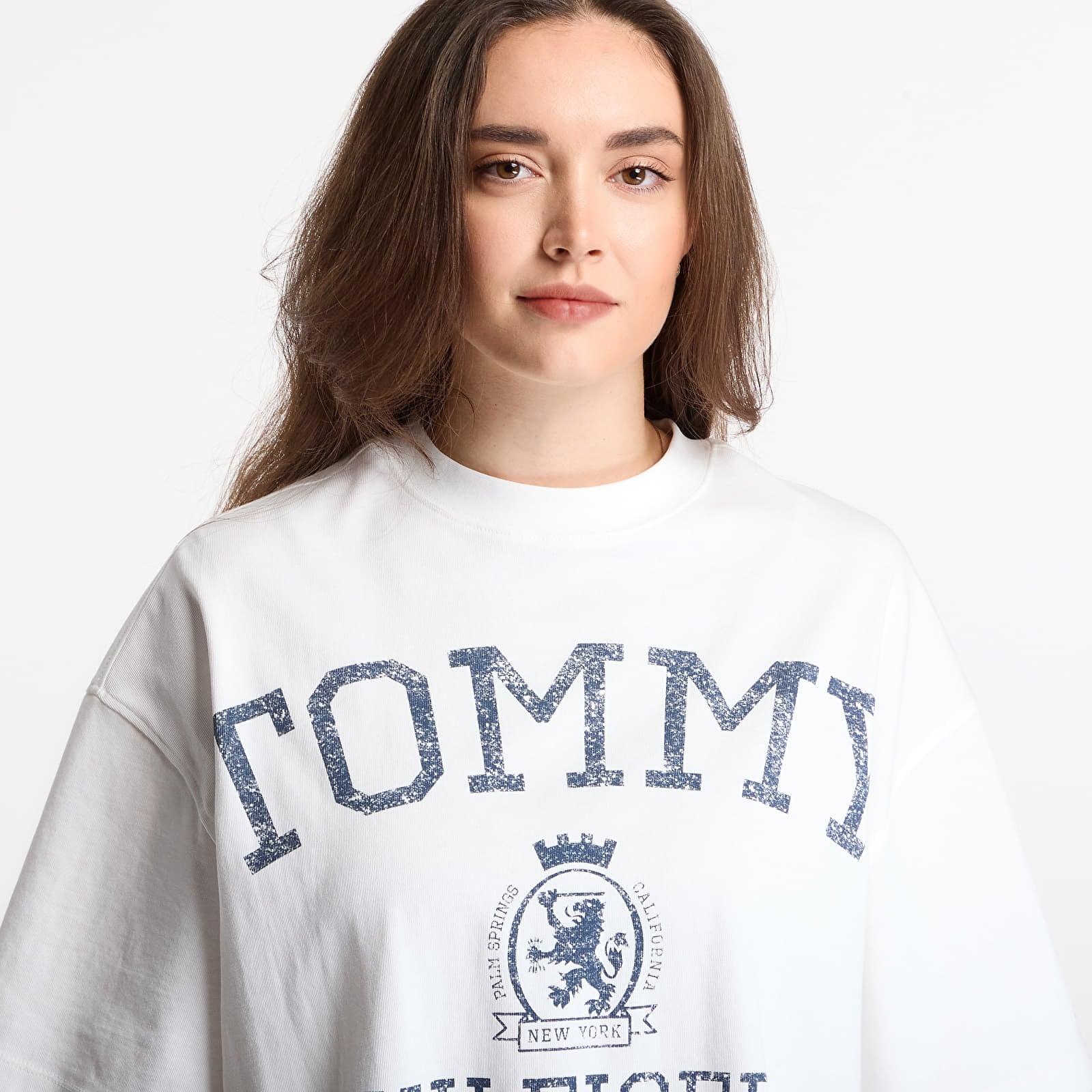 Majice T-shirt Tommy Hilfiger Varsity Crest Rlx Ss T-Shirt Ecru