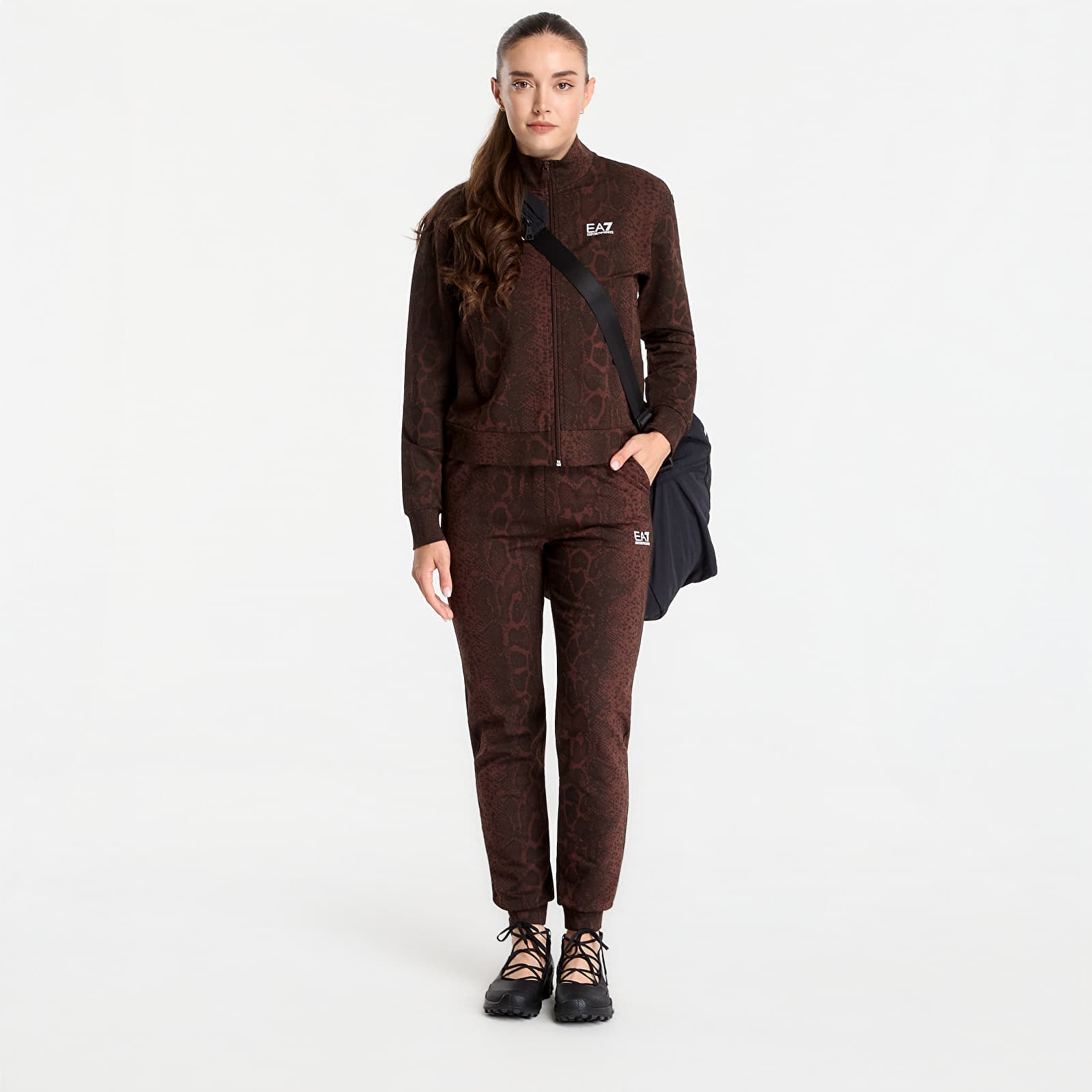 Trenirka hlače  EA7 Emporio Armani Train Graphics Series W Pants Fancy Chicory Coffee