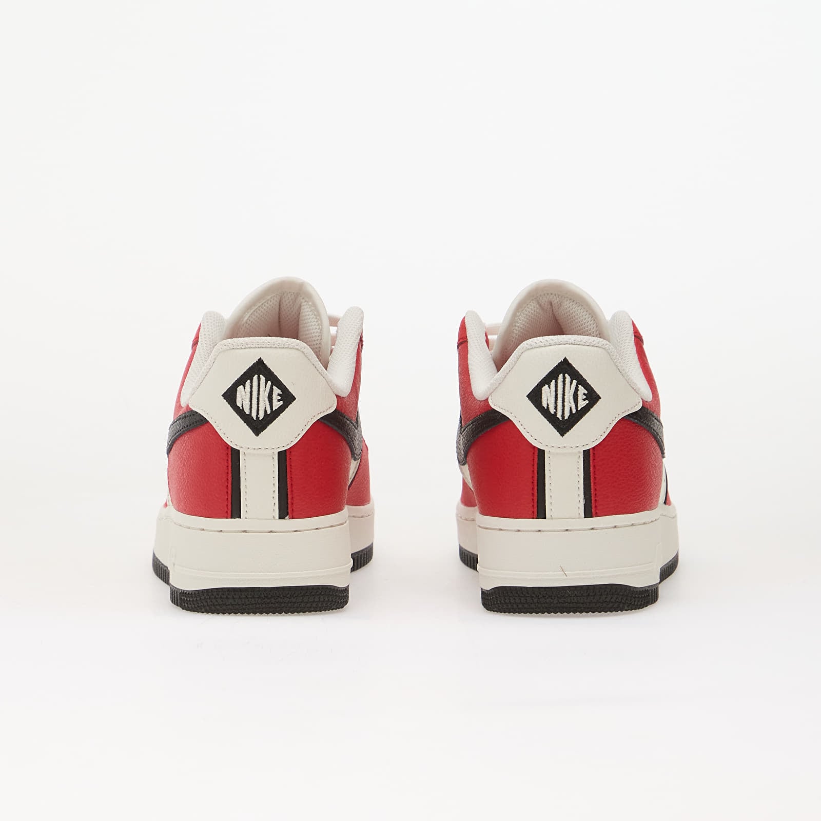 Мужская обувь Nike Air Force 1 '07 LV8 University Red/ Black-Sail