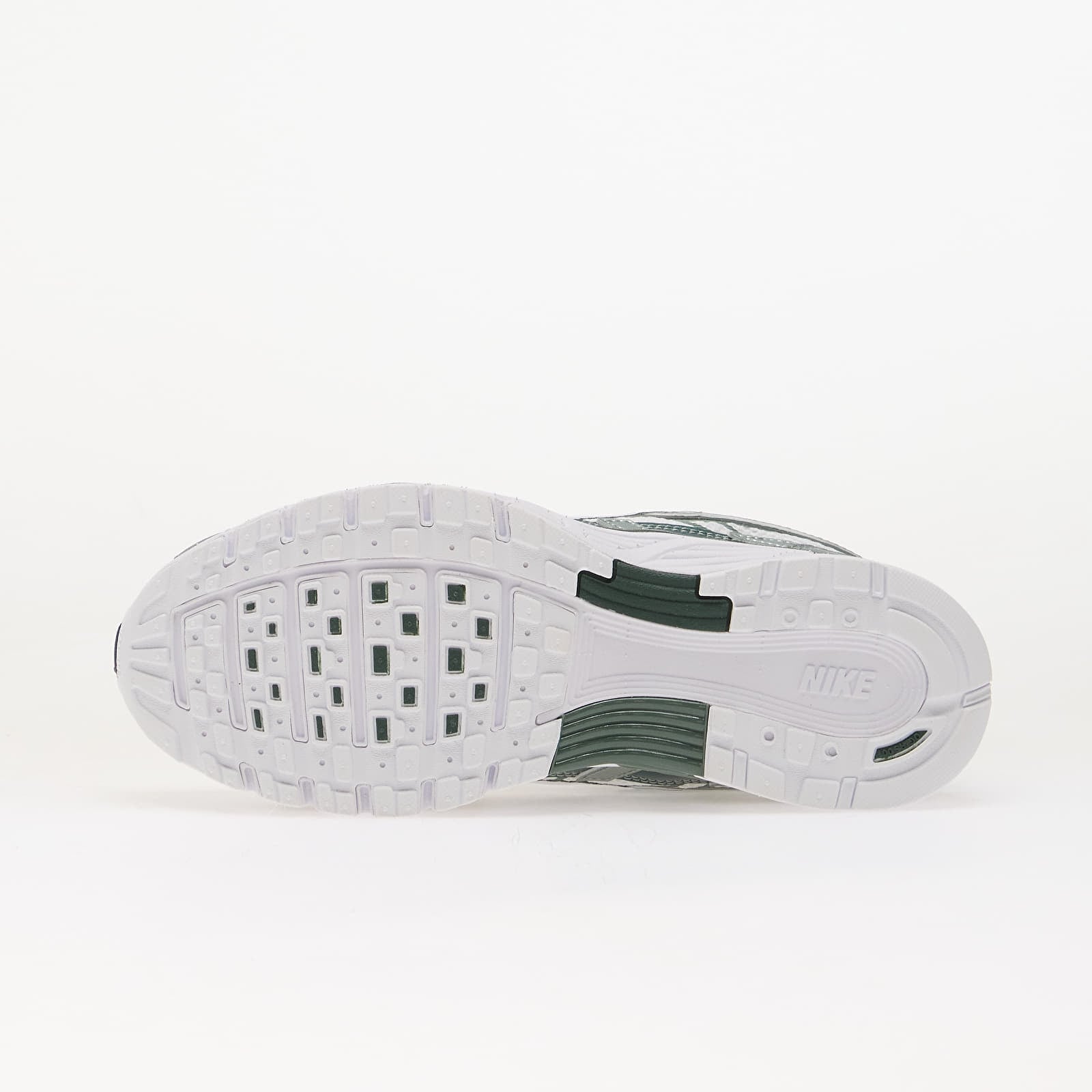 Chaussures et baskets femme Nike P-6000 White/ White-Mica Green-Camo Green
