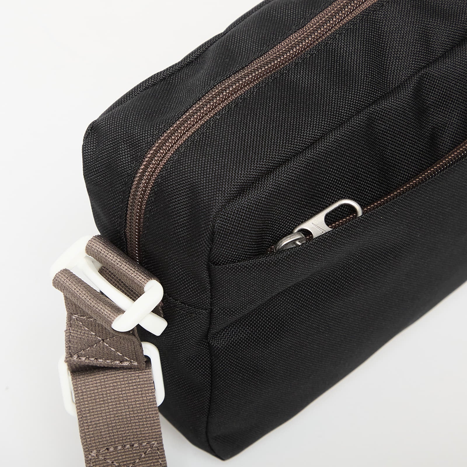 Men's Shoulder Bags Nike Heritage 2.0 Color-Block Crossbody Bag 4L Black/ Ironstone/ Sail
