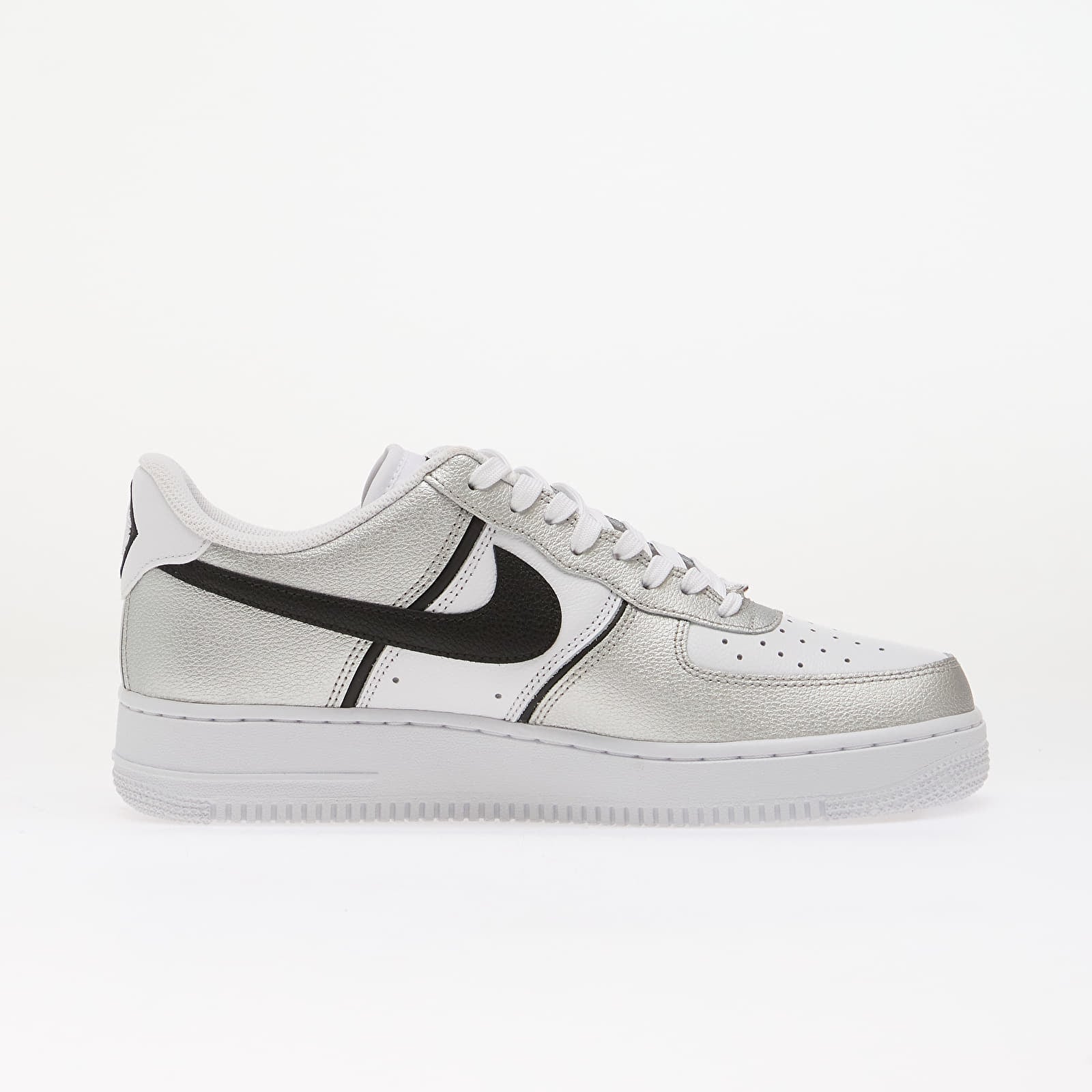 Чоловіче взуття Nike Air Force 1 '07 LV8 Metallic Silver/ Black-White