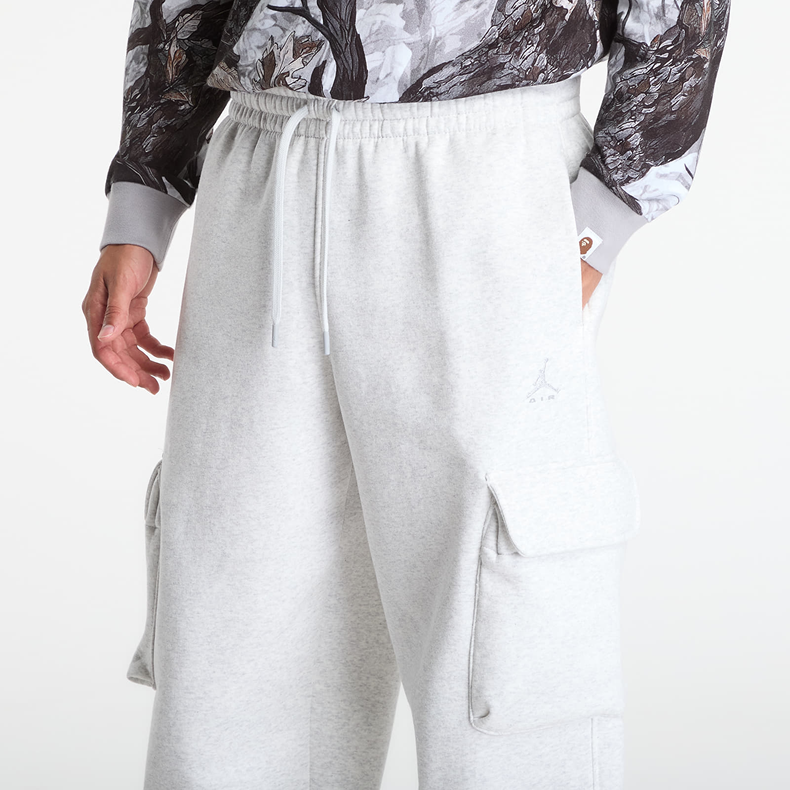 Pantalones de chándal para hombre Jordan Brooklyn Men's Oversized Fleece Cargo Pants Neutral Grey/ Htr/ Lt Smoke Grey