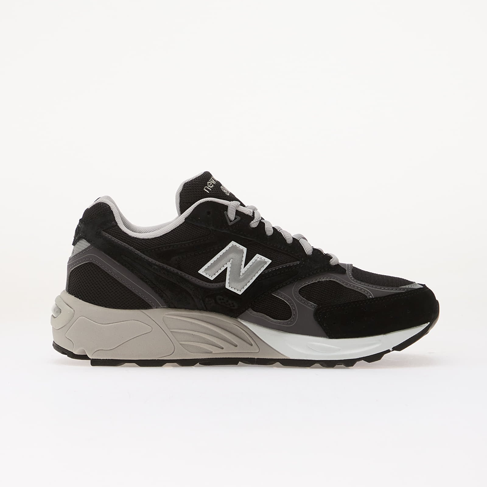 Chaussures et baskets homme New Balance 880R Black/ Castlerock