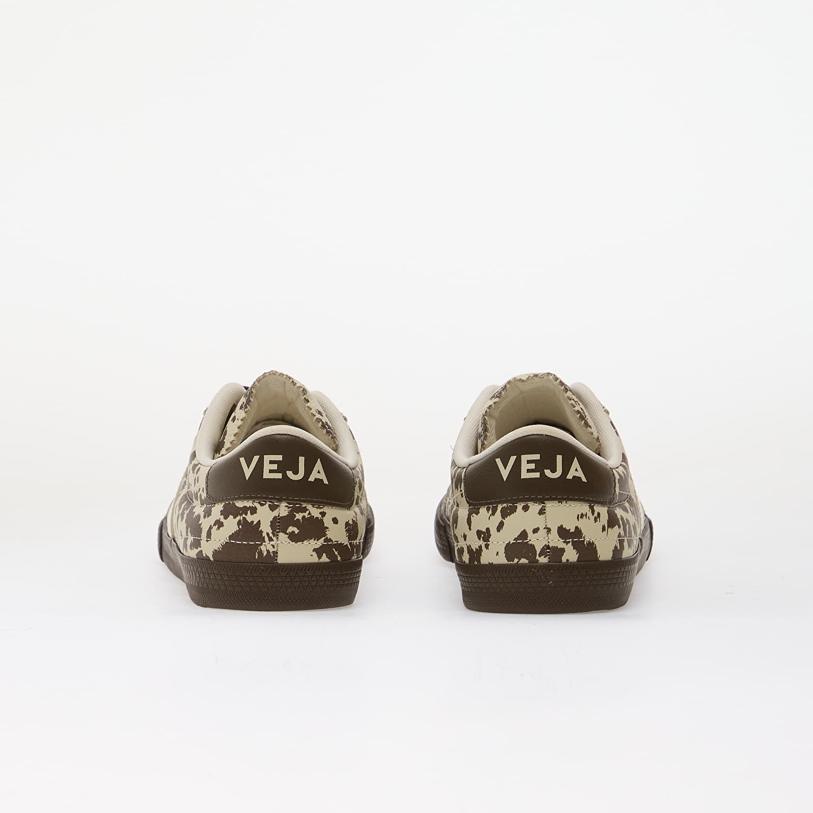 Men's sneakers and shoes Veja Panenka O.T. Pierre-Wild-Country