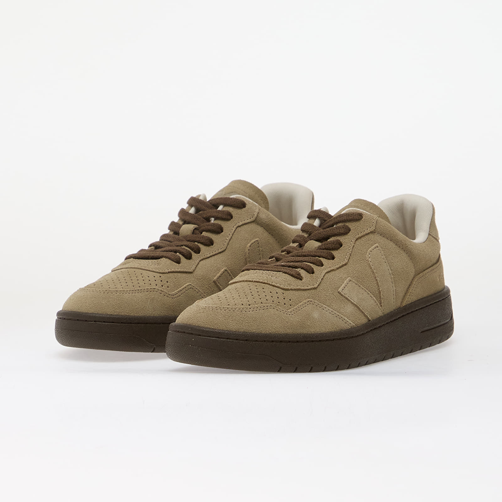 Miesten lenkkarit ja kengät Veja V-90 Suede Taupe/ Eagle