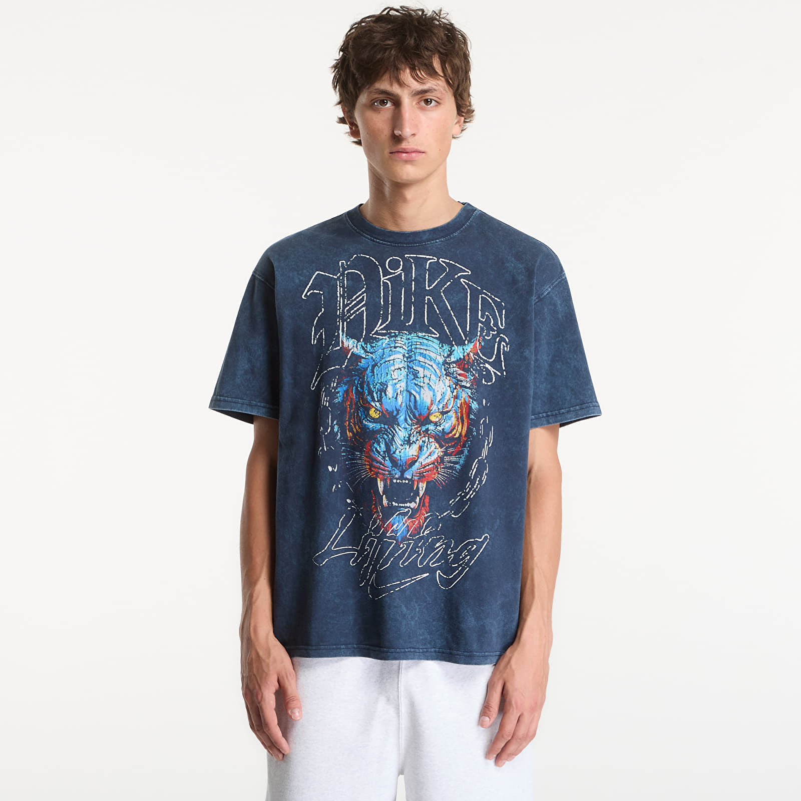 Meeste T-särgid Nike Men's T-Shirt Obsidian