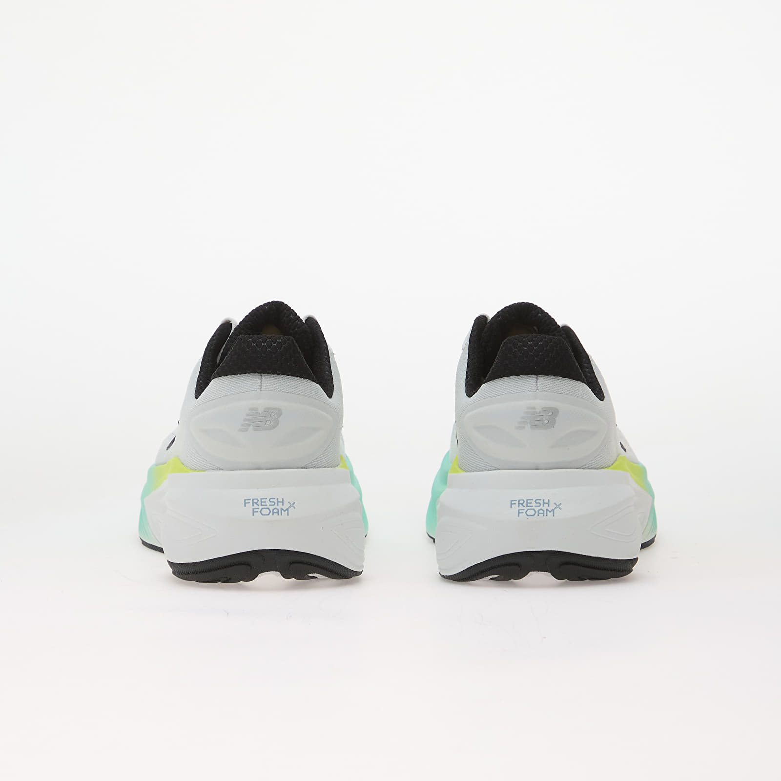 Men's sneakers and shoes New Balance Fresh Foam x More v6 White/ Bright Mint