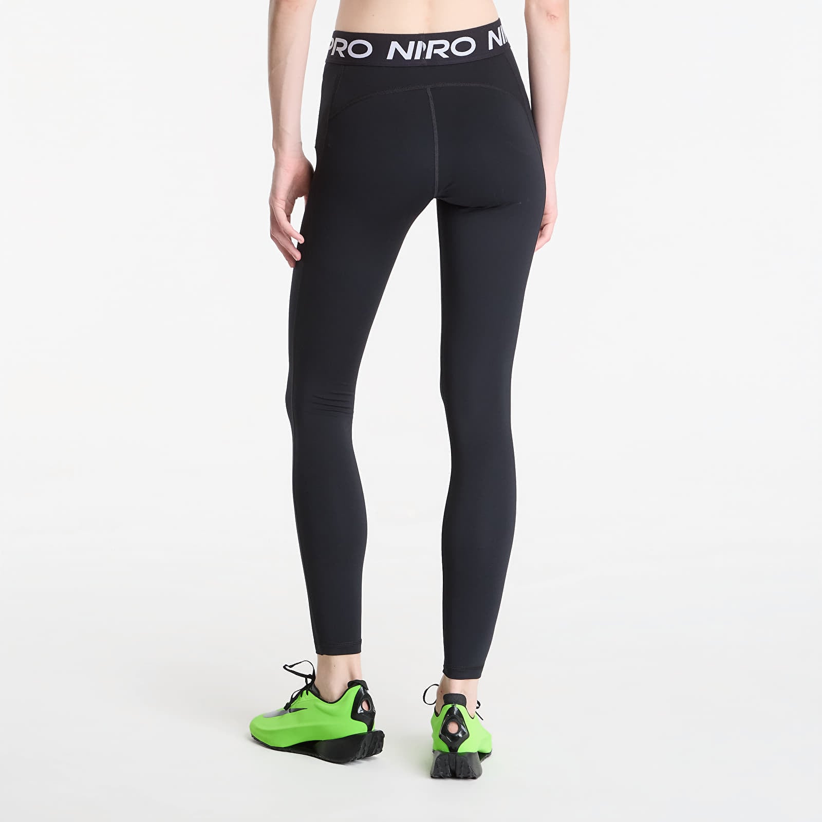 Leggings for kvinner Nike Pro Women's Mid-Rise Full-Length Leggings Black/ White