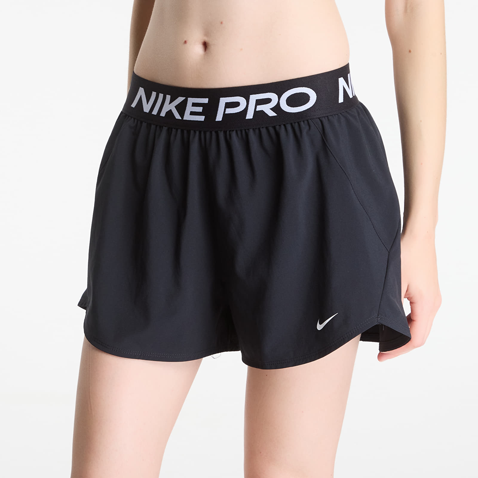 Ženske kratke hlače Nike Pro Women's Dri-FIT Mid-Rise Brief-Lined 3" Woven Shorts Black/ White