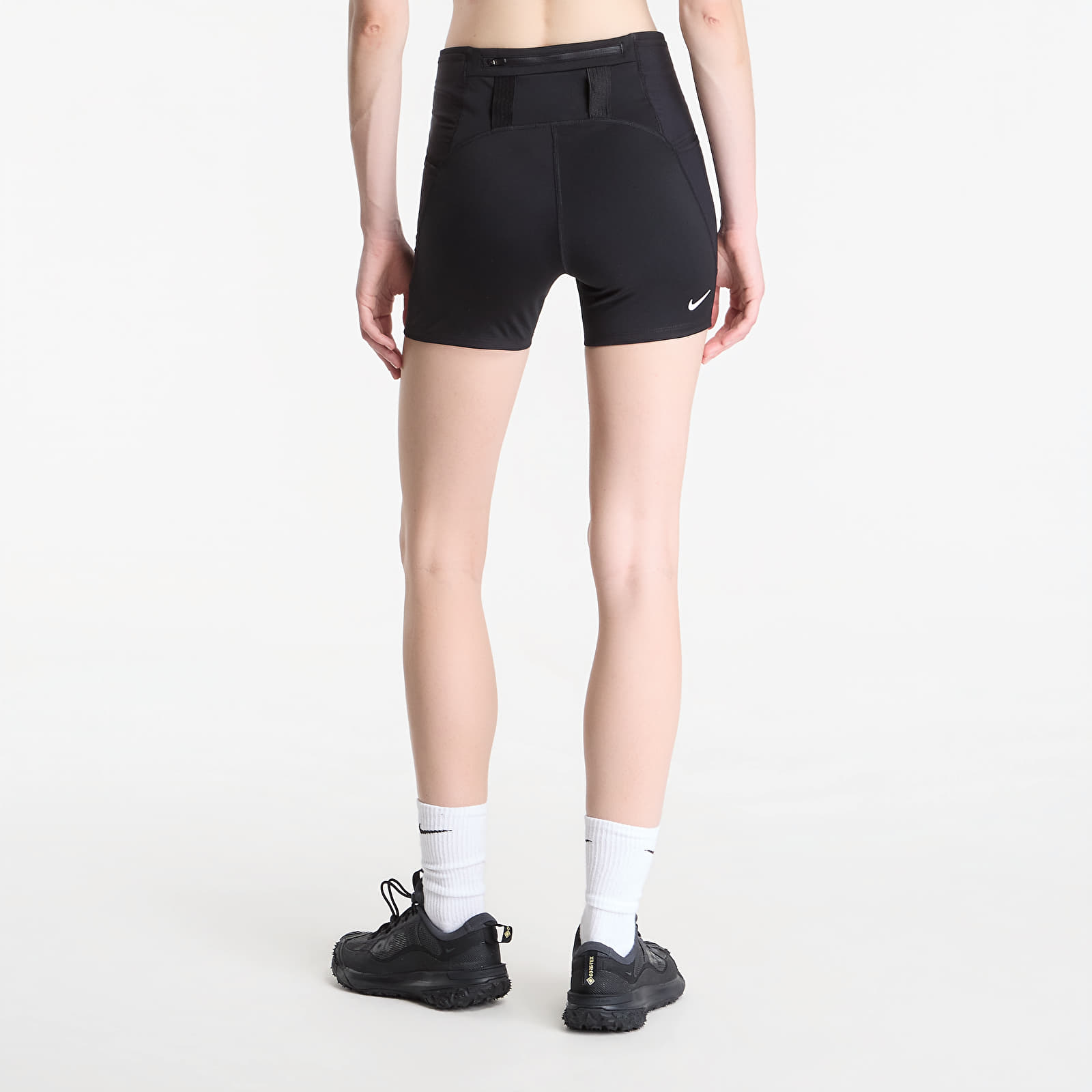 Pantalones cortos de mujer Nike ACG Women's Dri-FIT High-Waisted 4" Trail Running Shorts Black/ Summit White