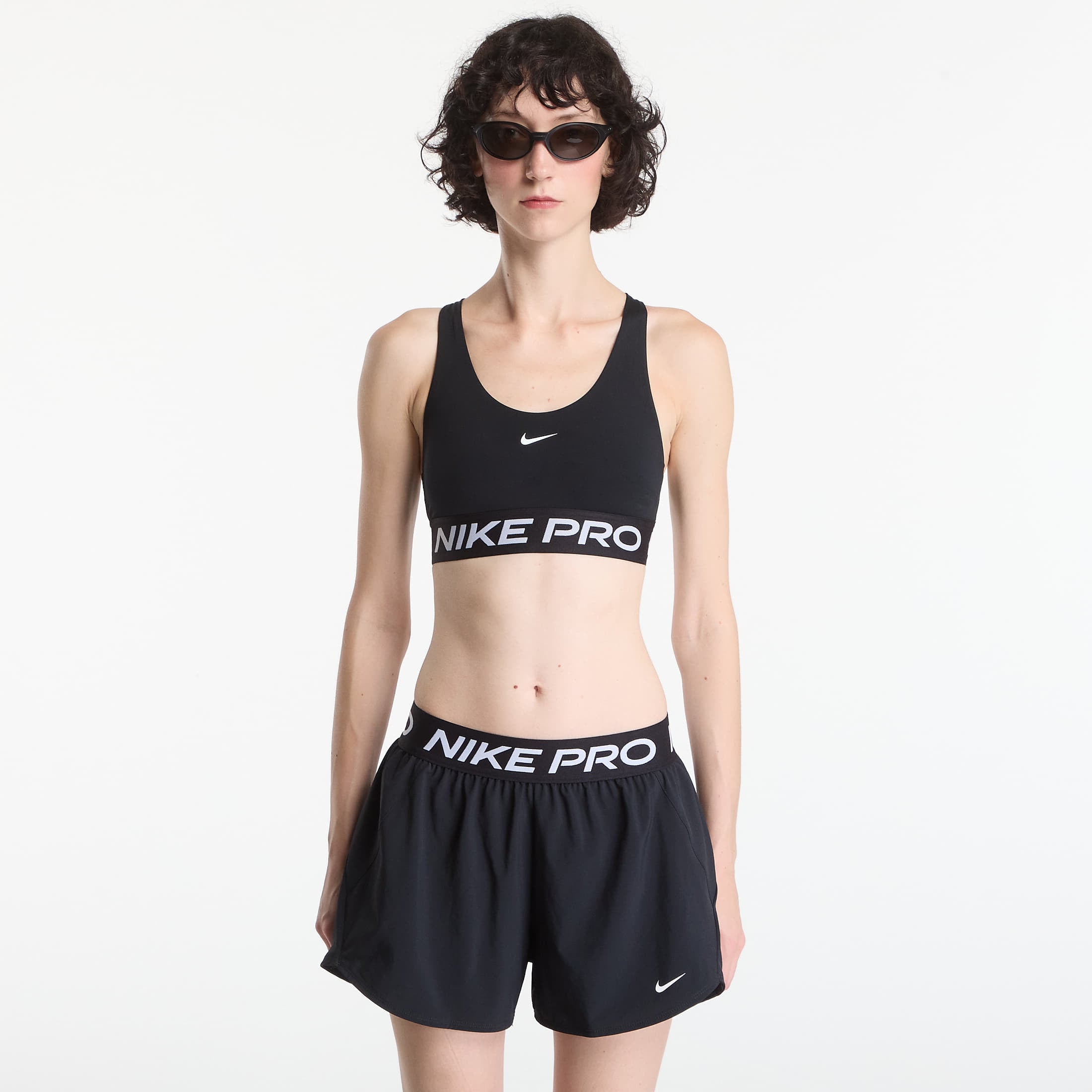 Сутиени Nike Pro 365 Women's Light-Support Non-Padded Sports Bra Black/ White S