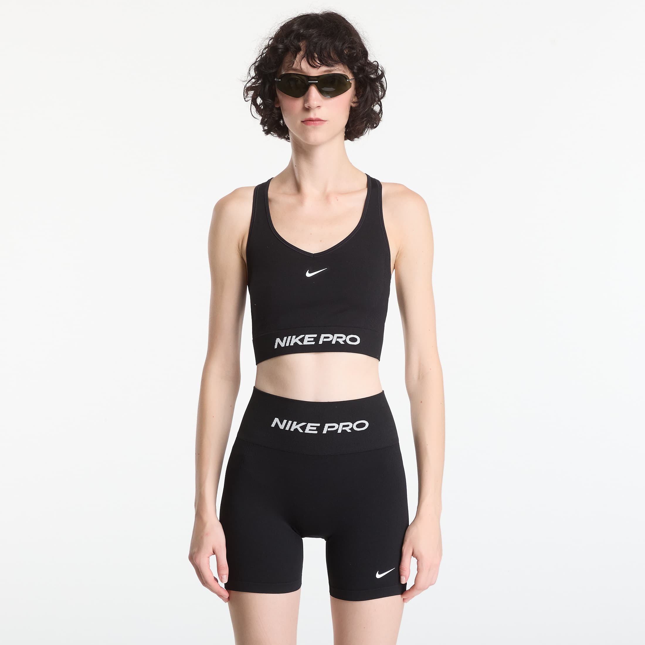 Сутиени Nike Pro Seamless Women's Dri-FIT Tank Top Black/ White L