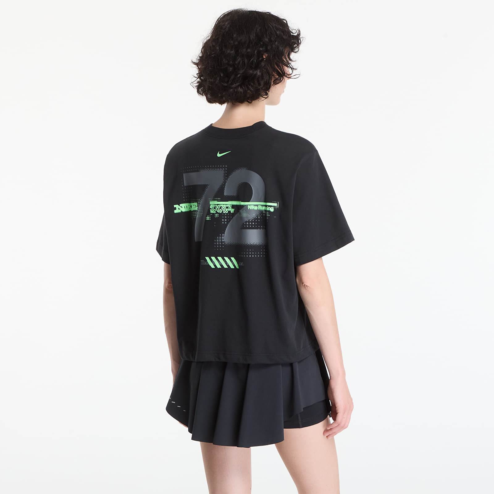 Magliette da donna Nike Swift Women's Dri-FIT Running T-Shirt Black/ No/ Illusion Green