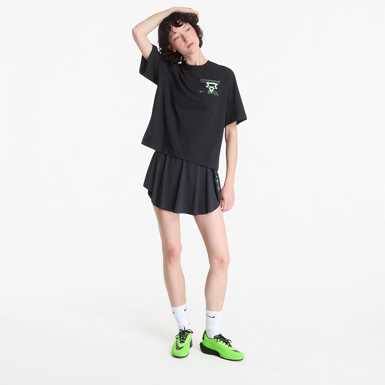 Magliette da donna Nike Swift Women's Dri-FIT Running T-Shirt Black/ No/ Illusion Green