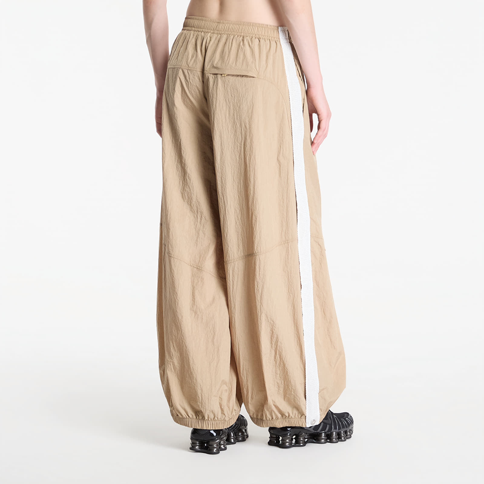 Women's Trousers Nike Sportswear Women's Oversized High-Waisted Balloon Track Pants Parachute Beige/ Sail/ Parachute Beige