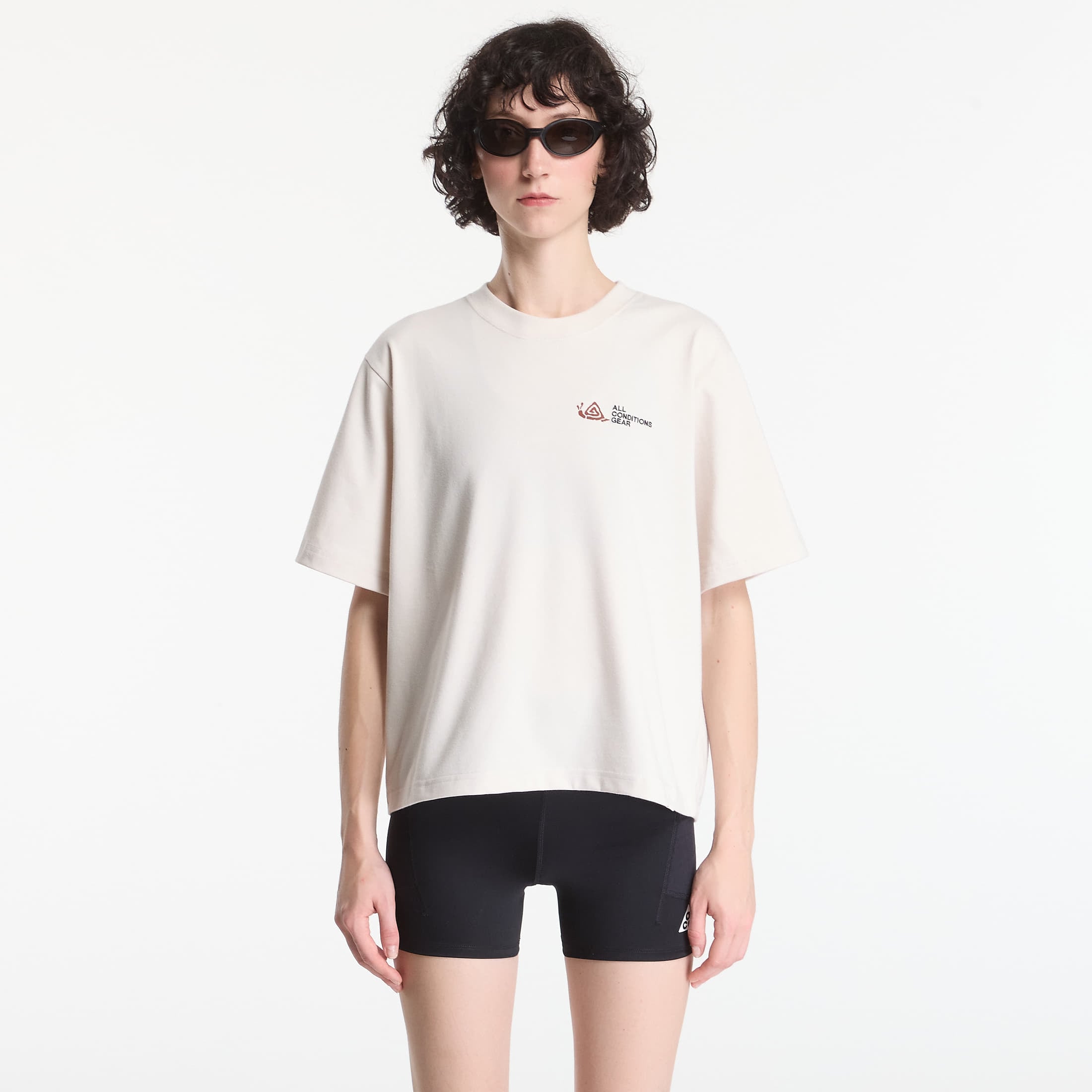 T-shirt Nike ACG Womens T-Shirt Lt Orewood Brn M 47 €