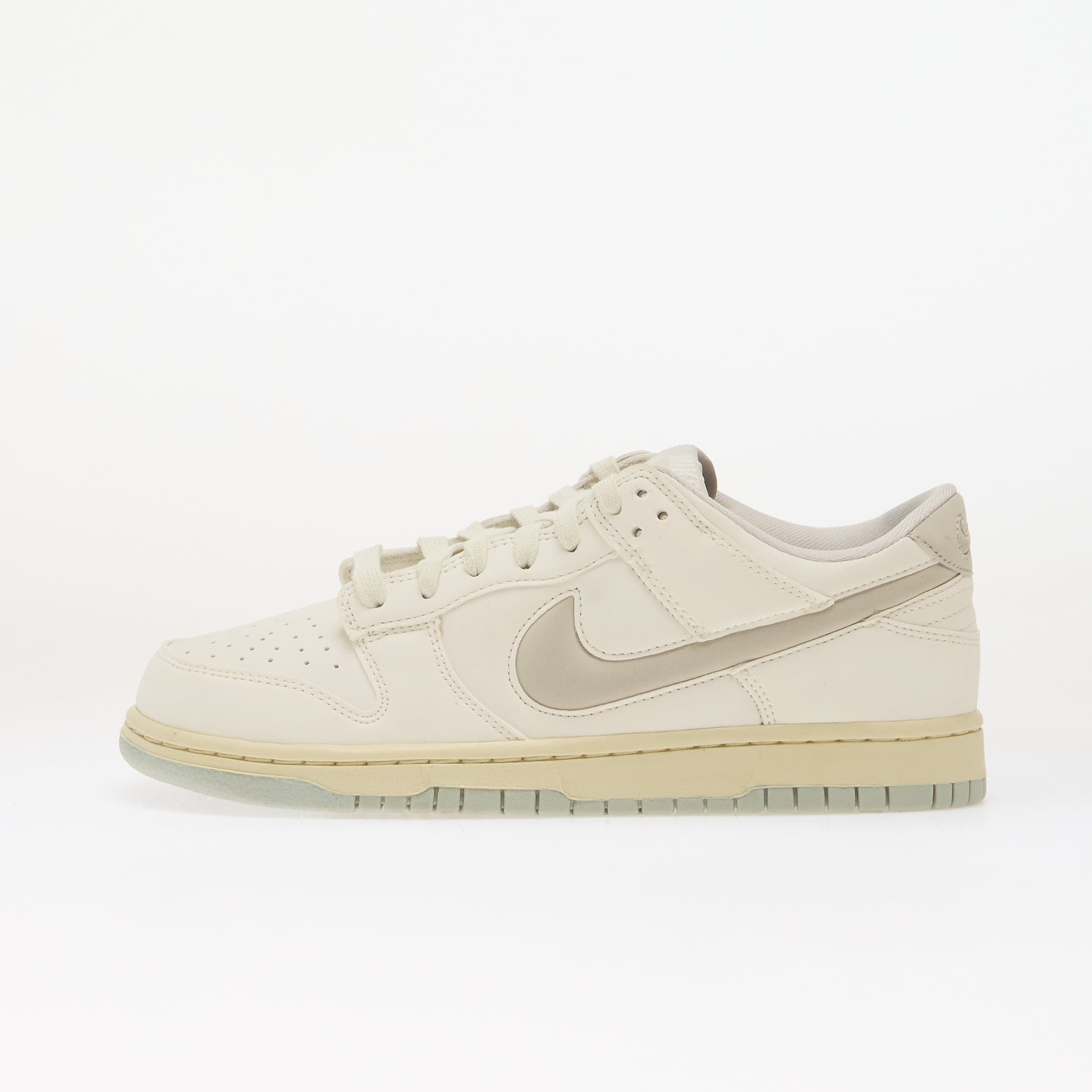 Baskets Nike Dunk Low Retro Premium Sail Light Bone-Coconut Milk EUR 475 108 €