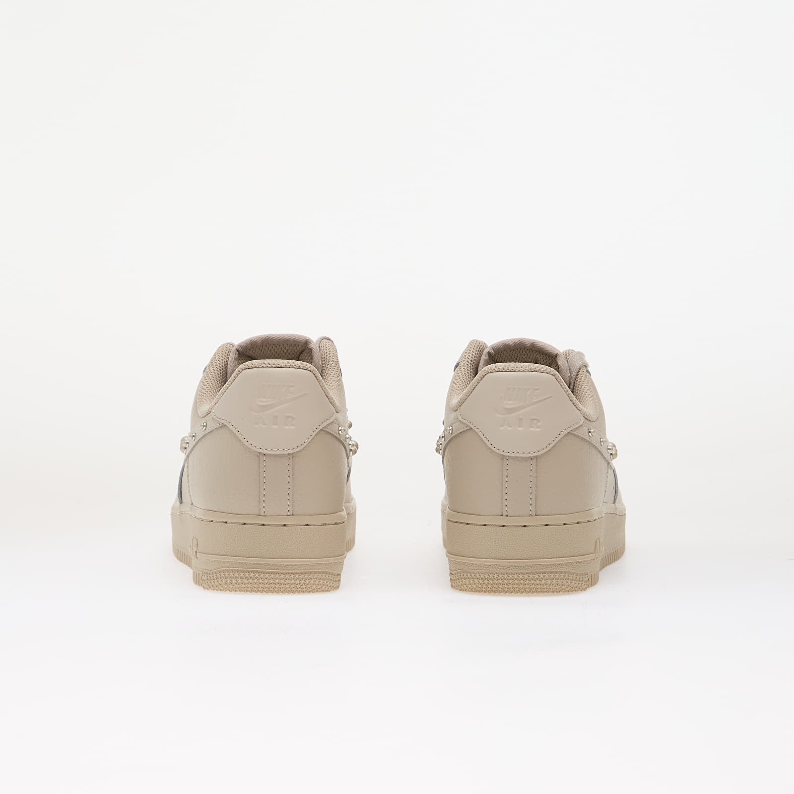Naiste tossud ja kingad Nike Air Force 1 '07 Cream Ii/ Cream Ii-Metallic Silver-White