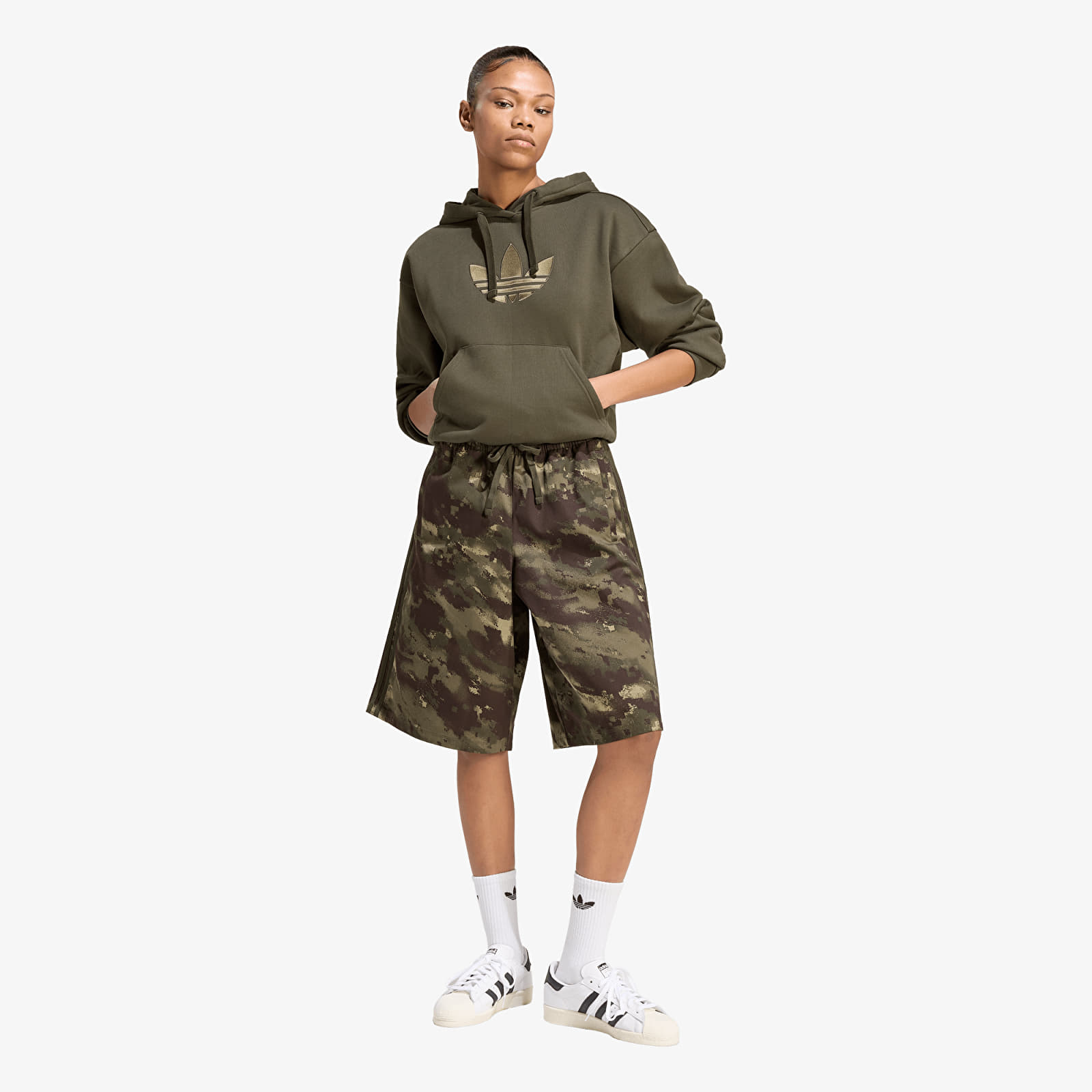 Женские шорты adidas Cargo Short Oversized Multicolor/ Night Cargo