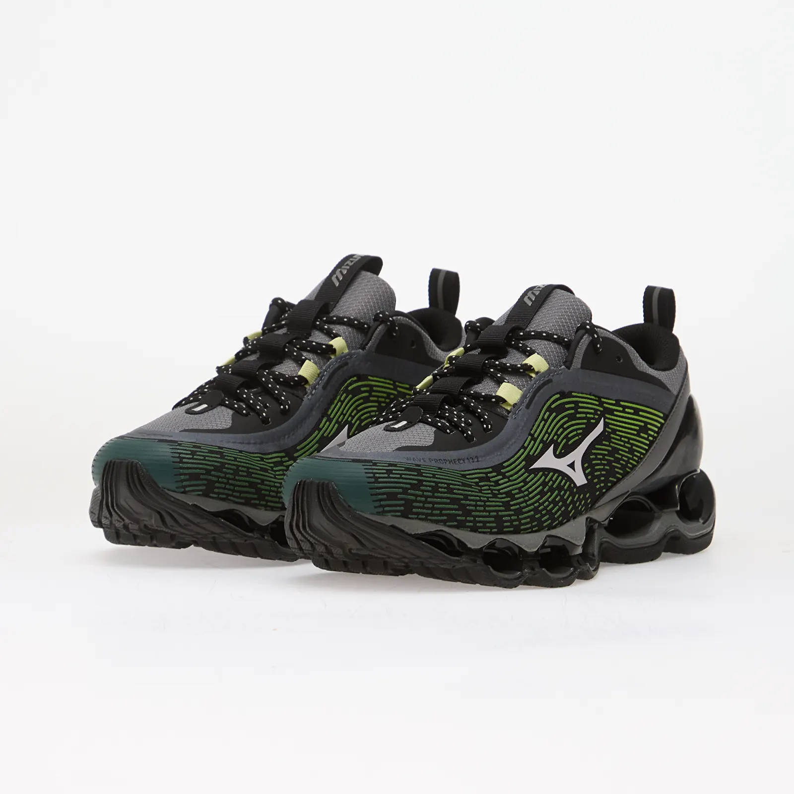 Men's sneakers and shoes Mizuno Wave Prophecy 13.2 Green Glow/ Cloudscape/ Quiet Shade