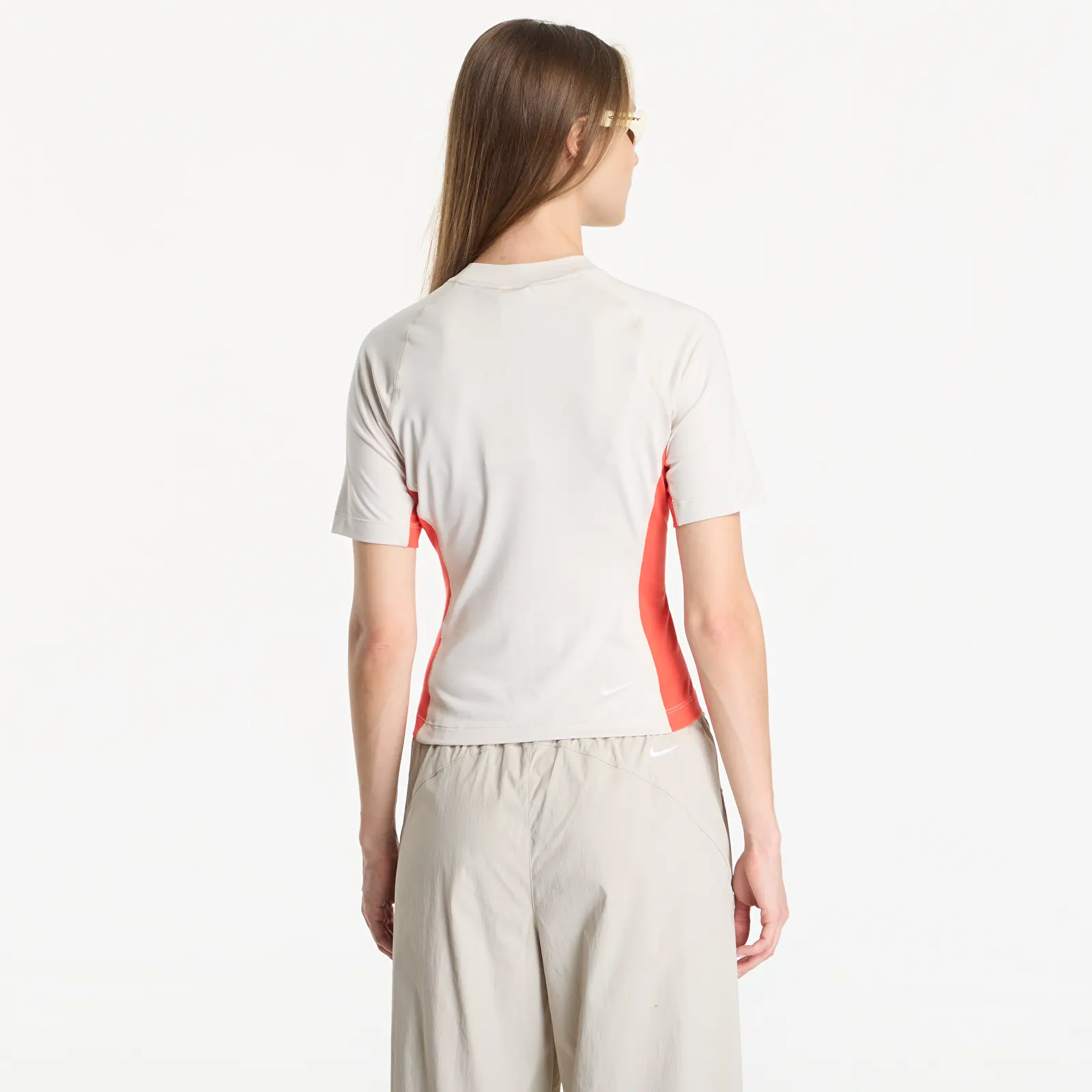 T-Shirts Frau Nike ACG "Wildsee" Women's Dri-FIT Short-Sleeve Base Layer Top Lt Orewood Brn/ Lt Crimson/ Summit White