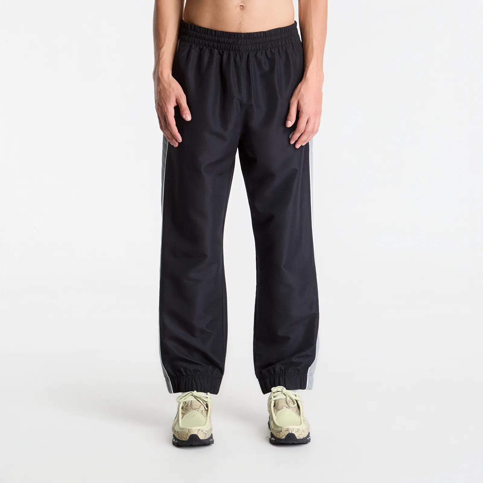 Broeken voor heren New Balance Trackside Woven Pant Black/ Slate Grey