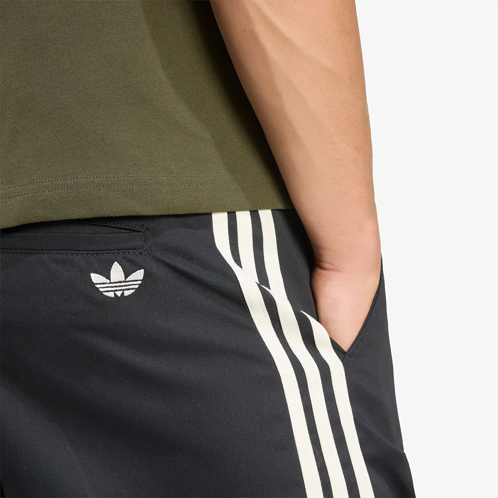 Pánske nohavice adidas 3 Stripes Pleated Trousers Black