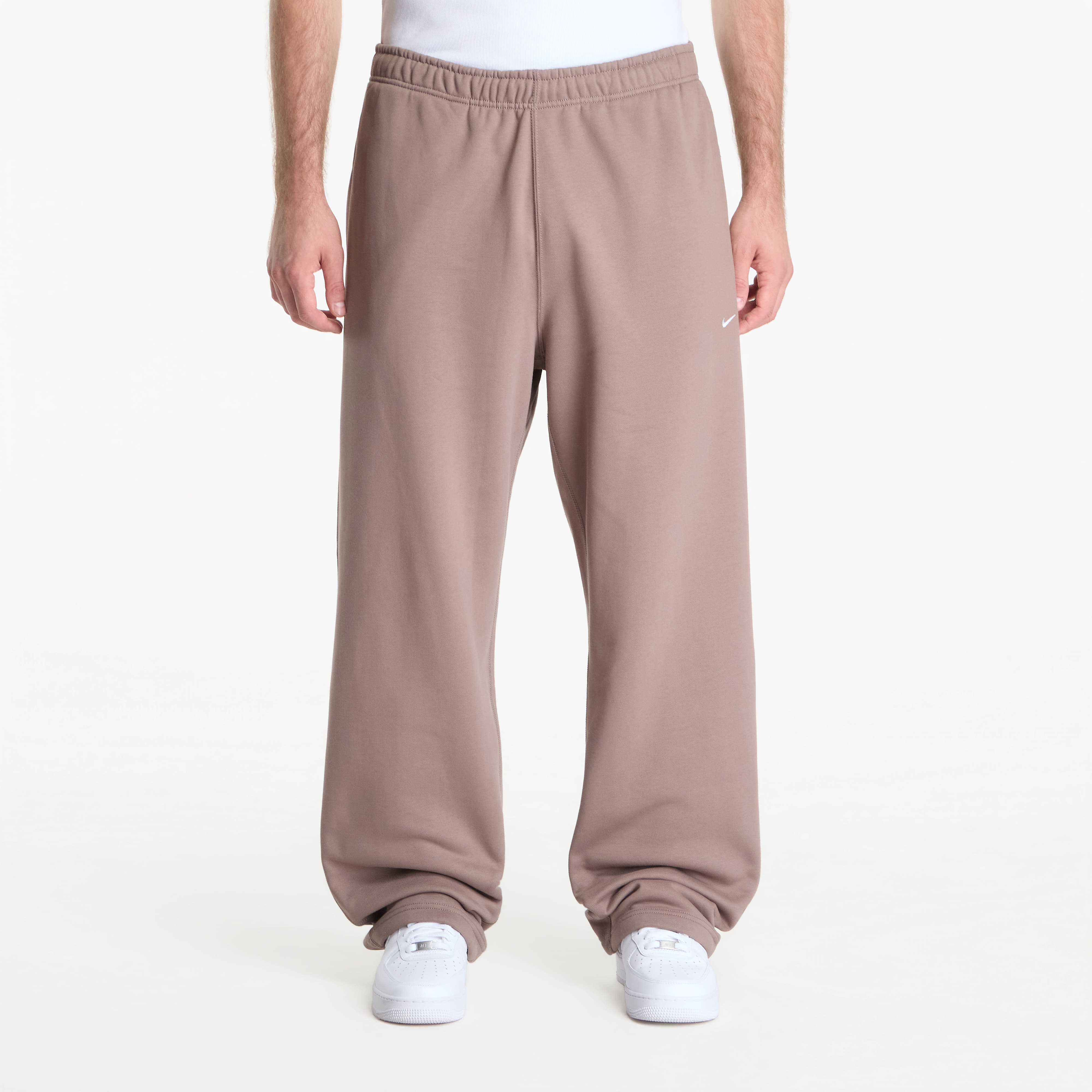 Суитшърт Nike Solo Swoosh Men's Fleece Open-Hem Pants Mink Brown/ Mink Brown/ White S