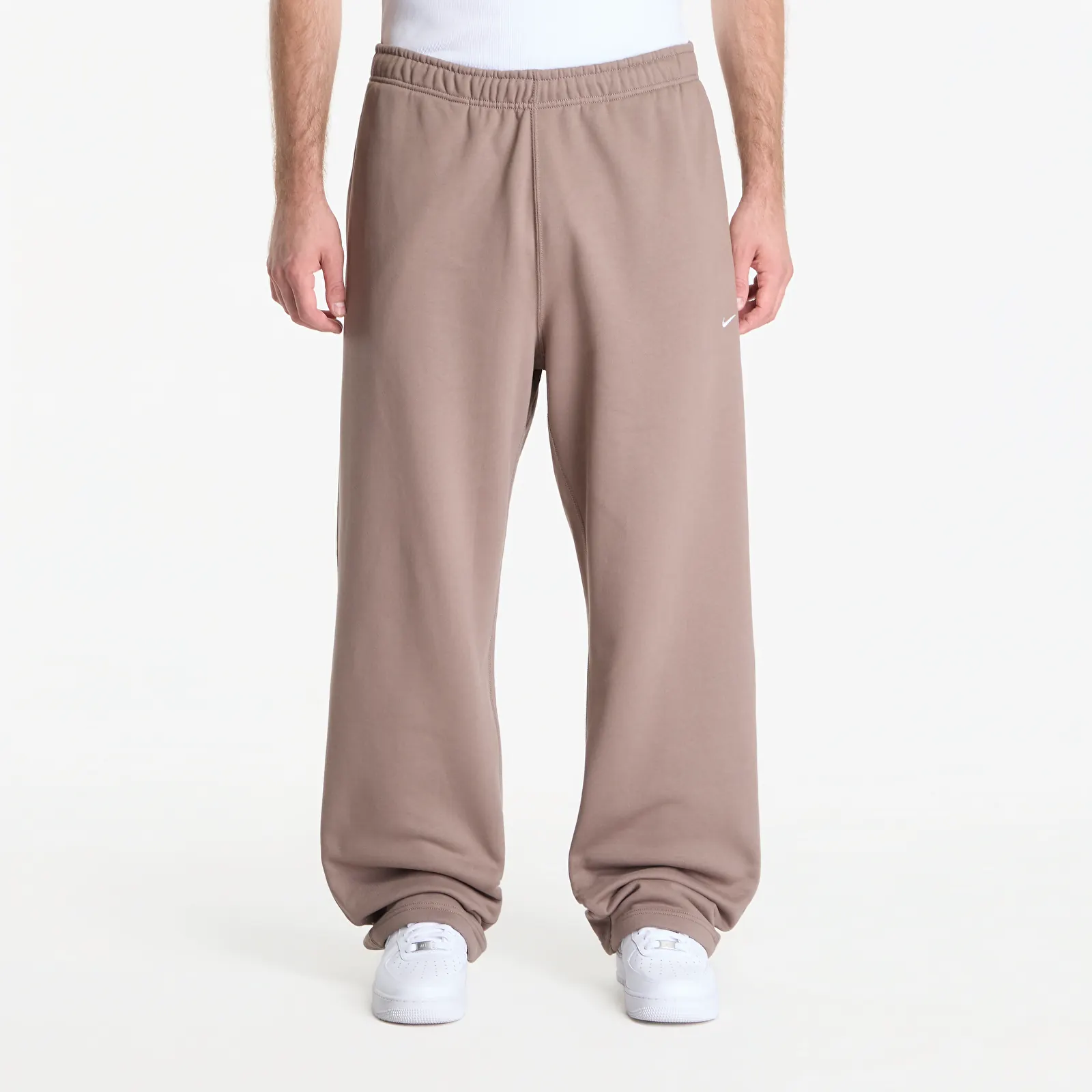 Herren-Sweatshirts Nike Solo Swoosh Men's Fleece Open-Hem Pants Mink Brown/ Mink Brown/ White