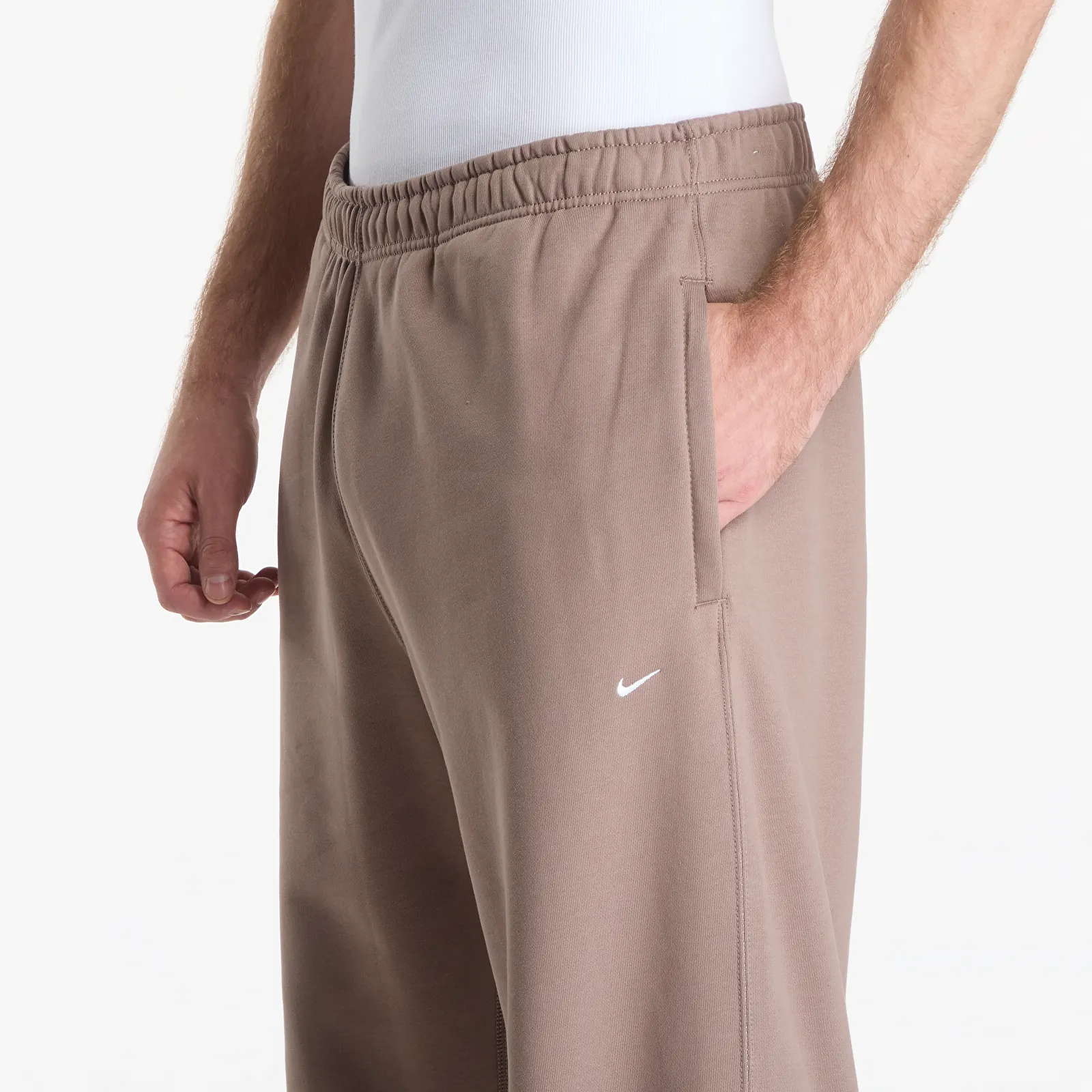 Herren-Sweatshirts Nike Solo Swoosh Men's Fleece Open-Hem Pants Mink Brown/ Mink Brown/ White