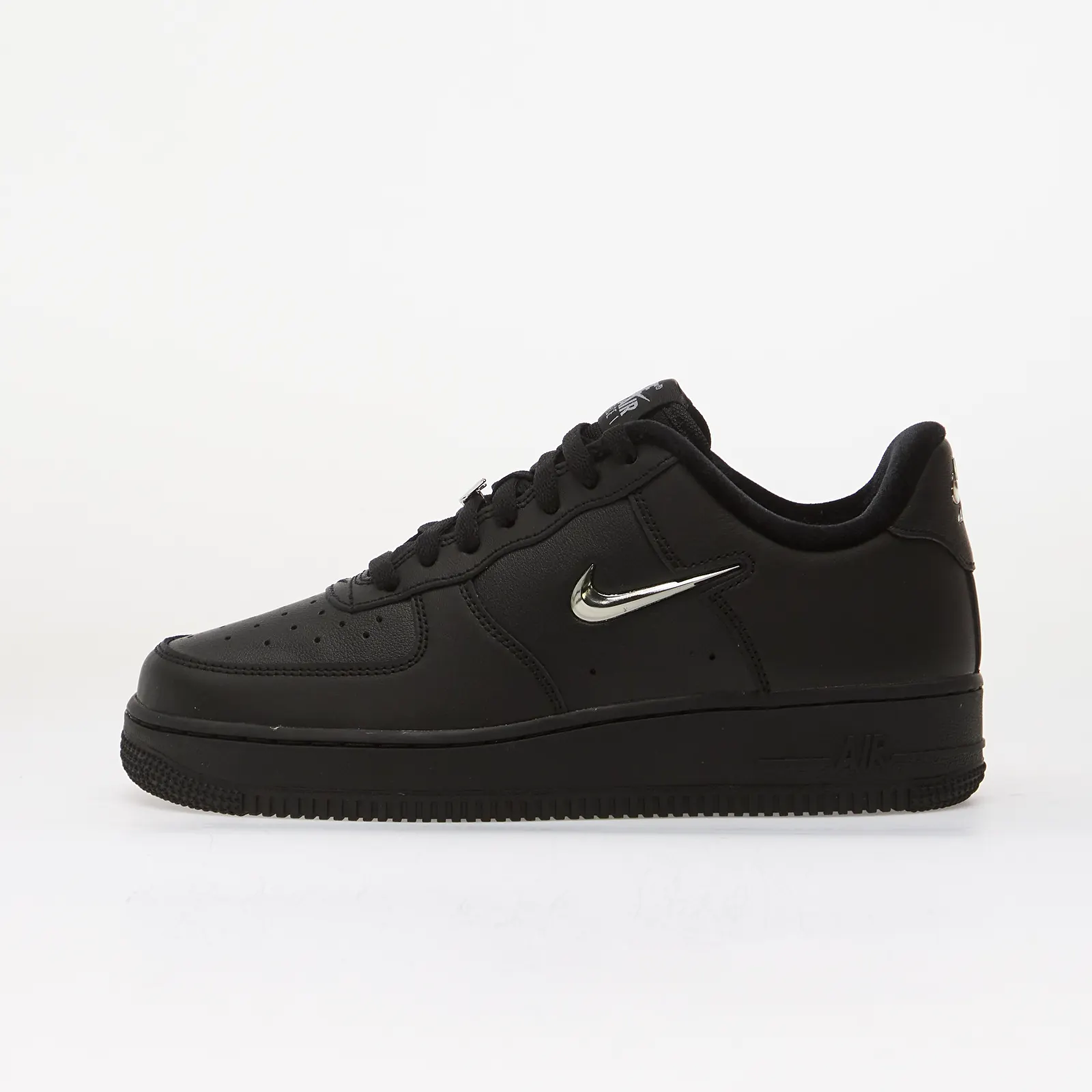 Moteriški sportiniai bateliai ir avalynė Nike Air Force 1 '07 Black/ Metallic Silver-Wolf Grey