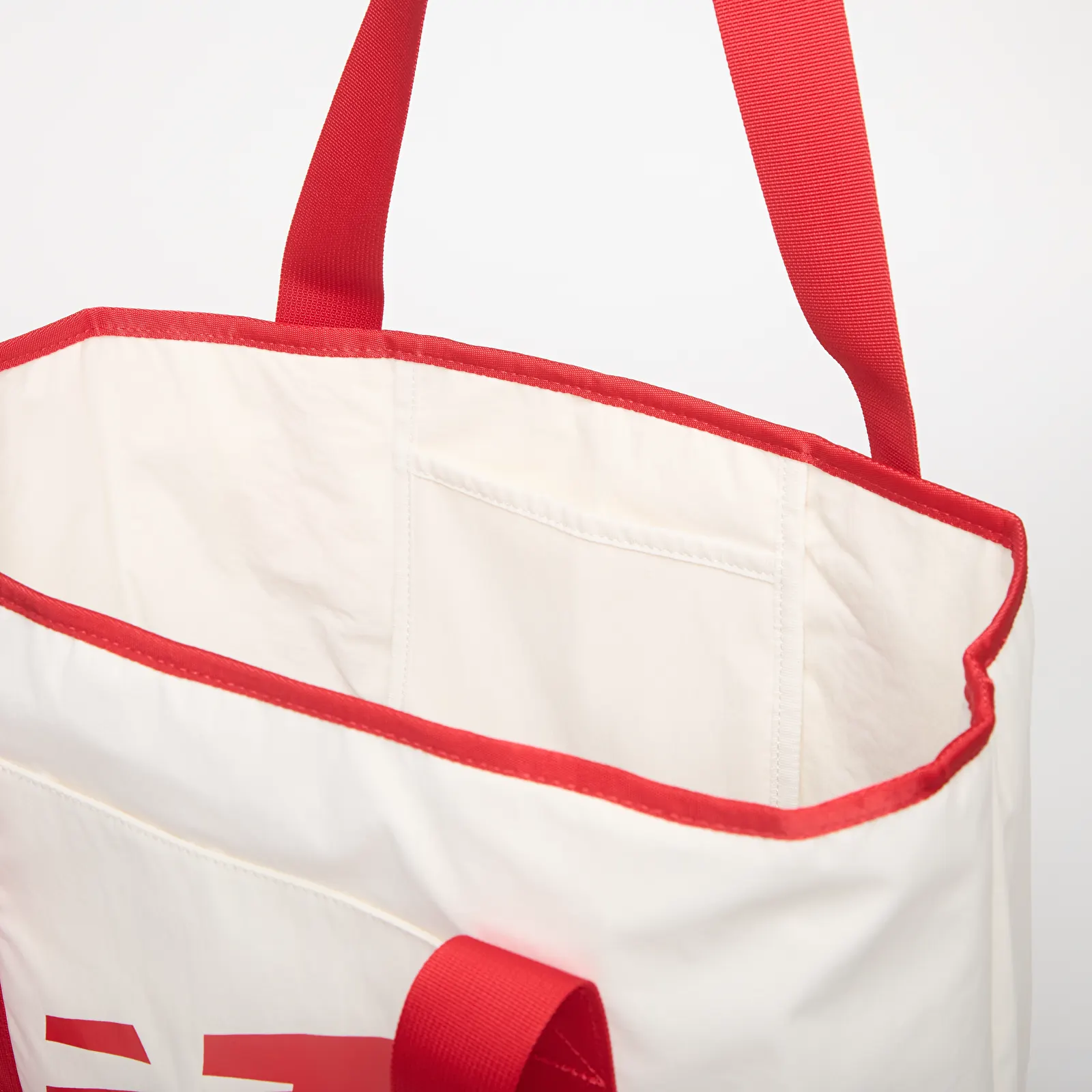 Umhängetaschen für Männer New Balance Basketball Tote Bag Team Red/ Sea Salt