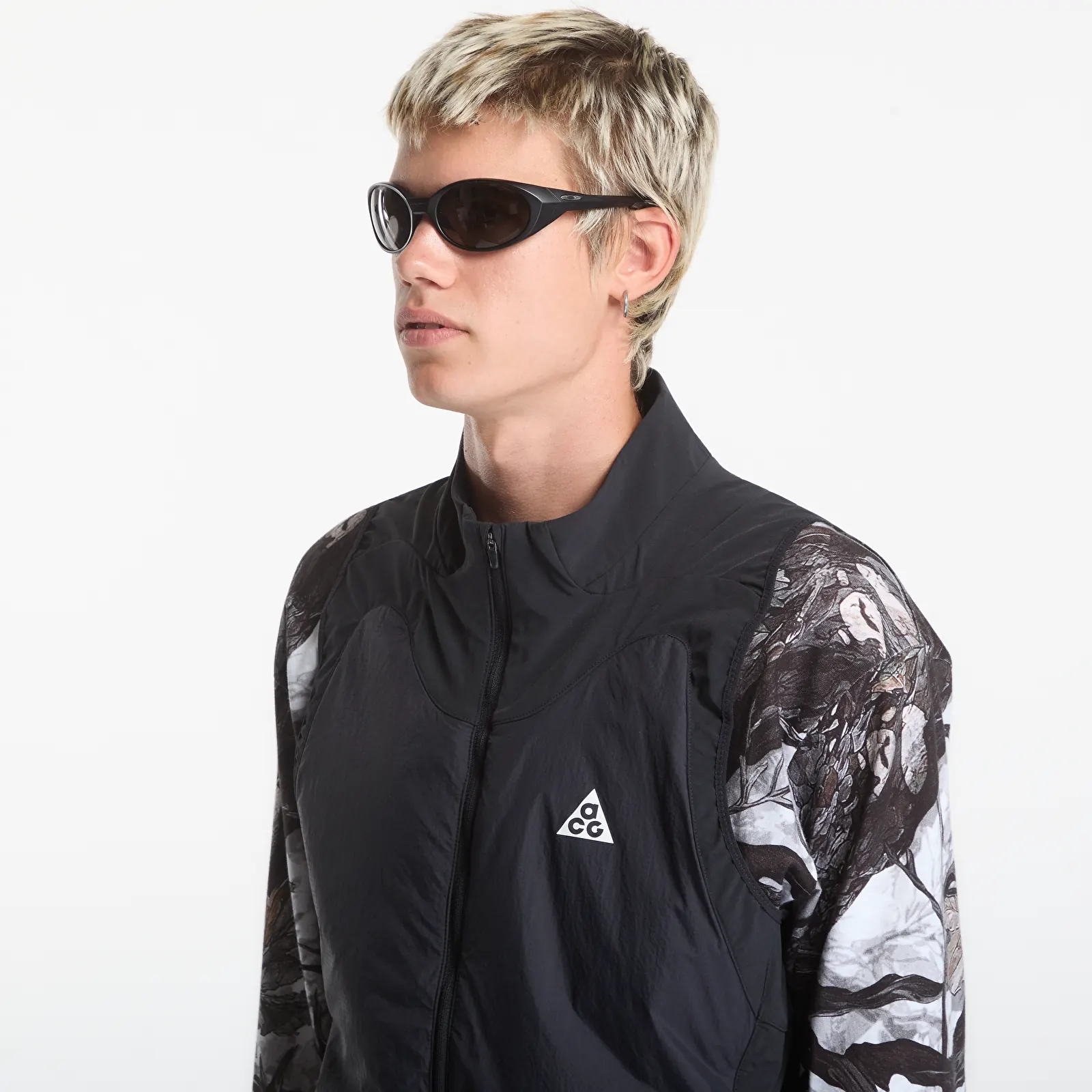 Chalecos para hombre Nike ACG "Rope de Dope" Men's Therma-FIT ADV Vest Black/ Black/ Summit White