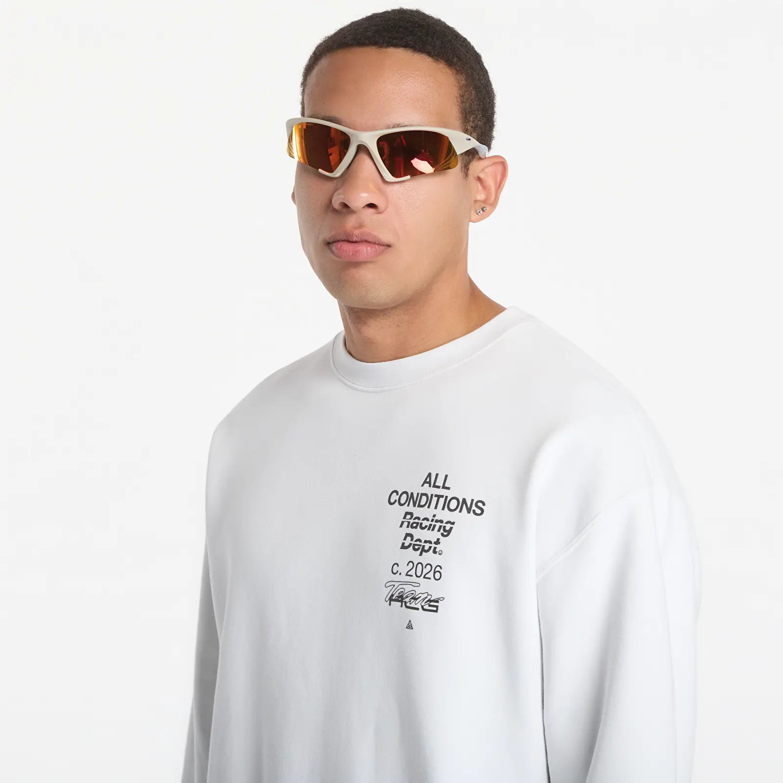 Moški hoodiji  Nike ACG Tuff Fleece Dri-FIT Crew-Neck Sweatshirt Summit White/ Black