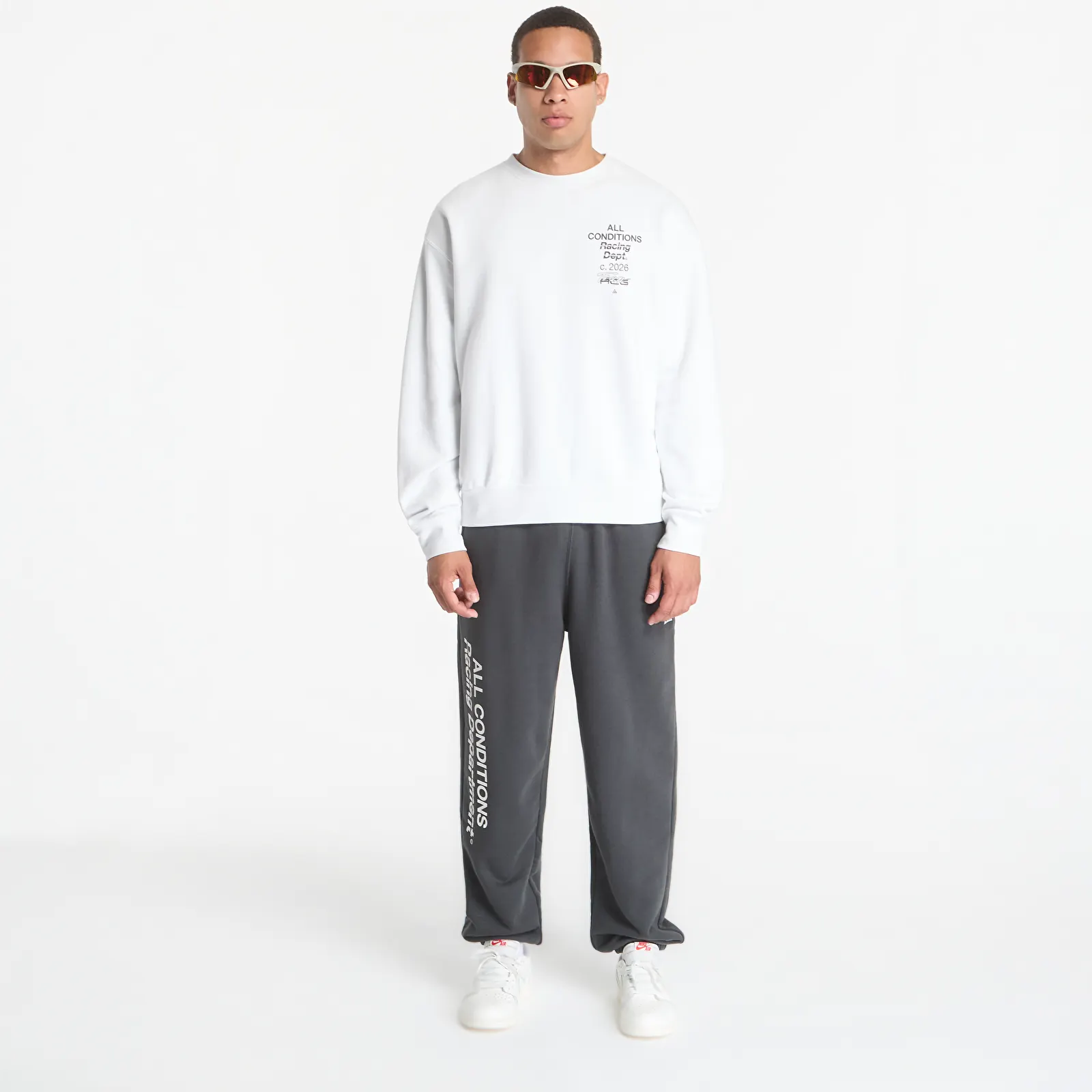 Moški hoodiji  Nike ACG Tuff Fleece Dri-FIT Crew-Neck Sweatshirt Summit White/ Black