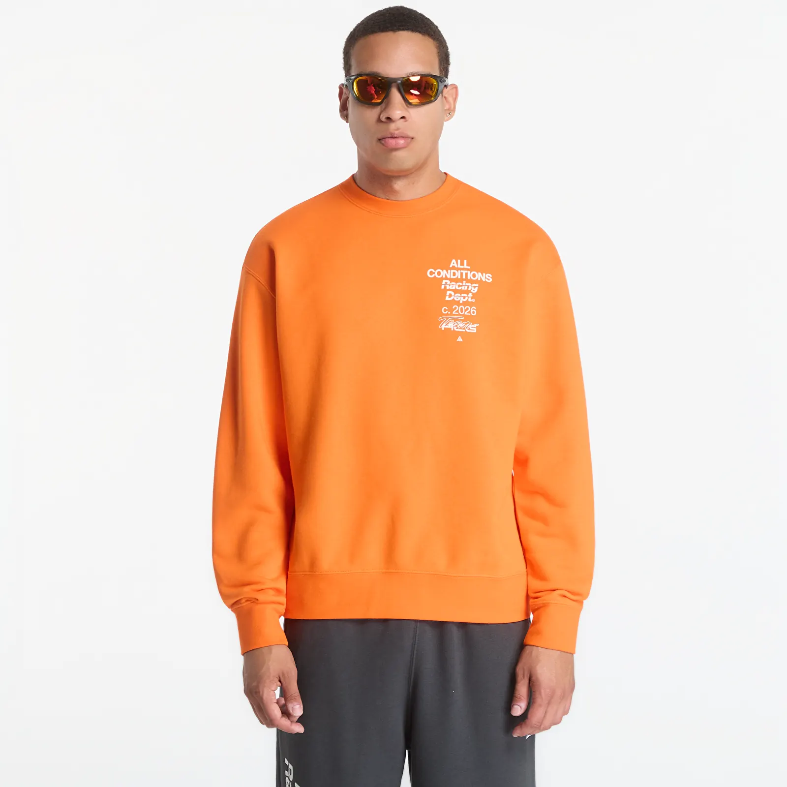 Vīriešu džemperi Nike ACG Tuff Fleece Dri-FIT Crew-Neck Sweatshirt Safety Orange/ White
