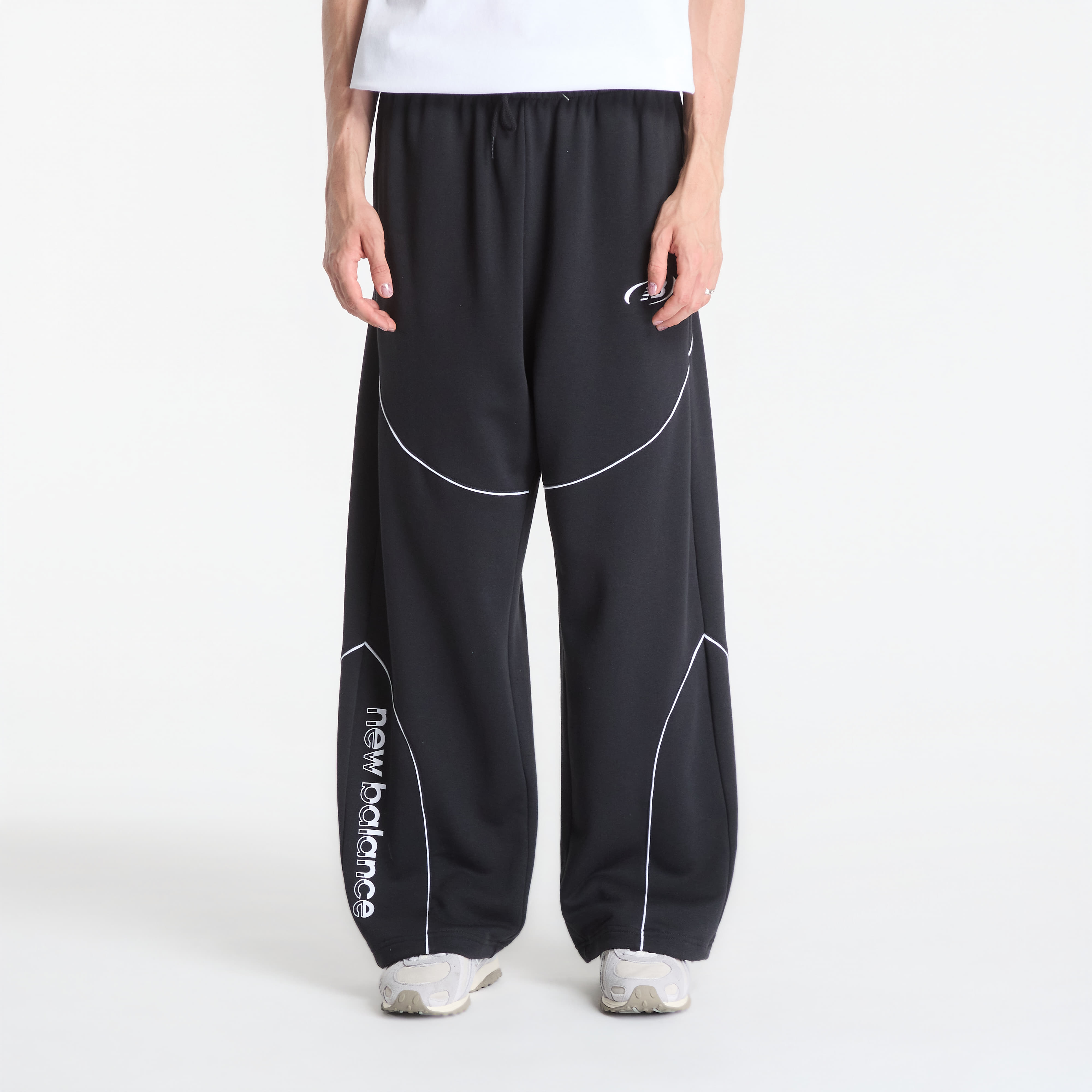 Панталони New Balance Trackside French Terry Pant Black M