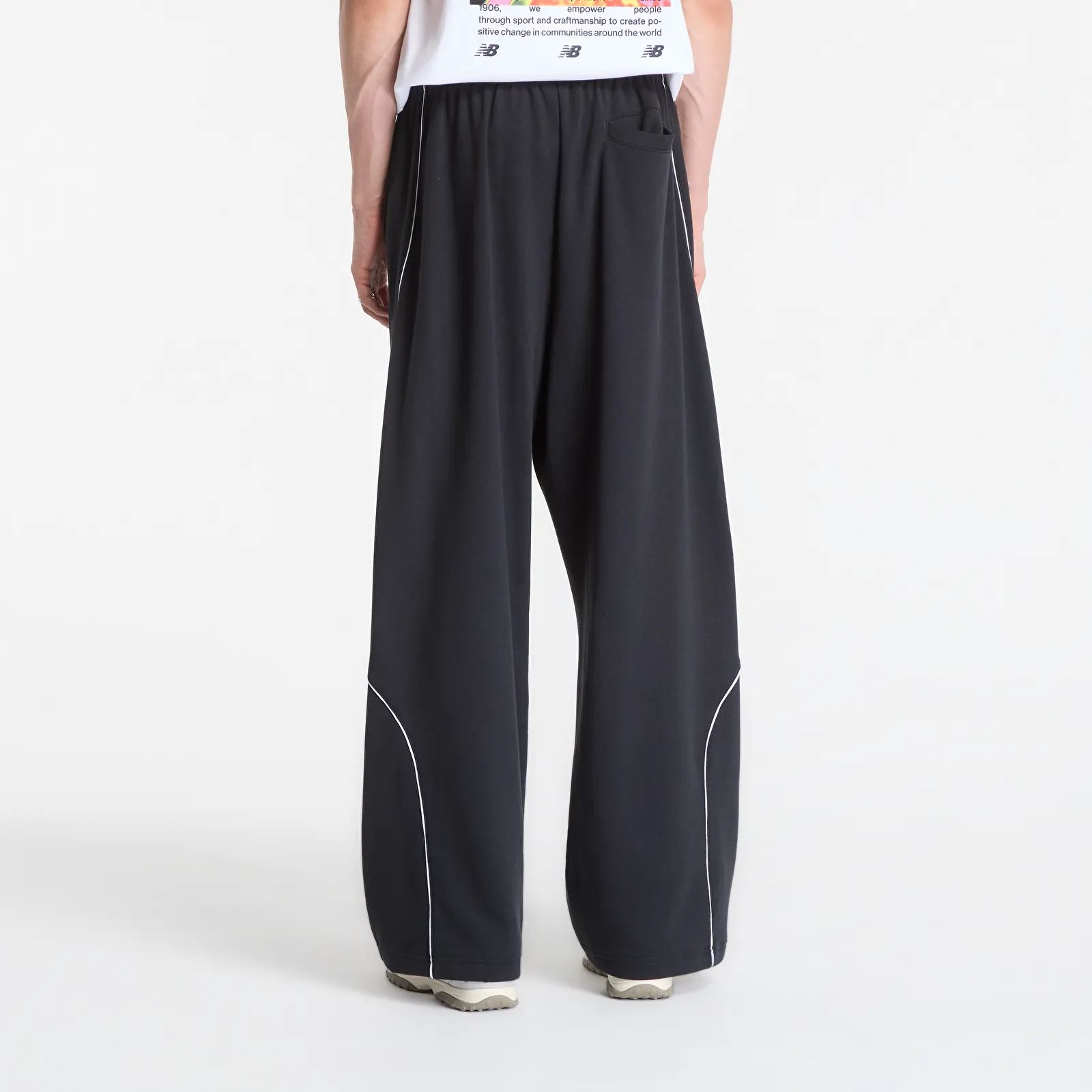 Pánské kalhoty New Balance Trackside French Terry Pant Black