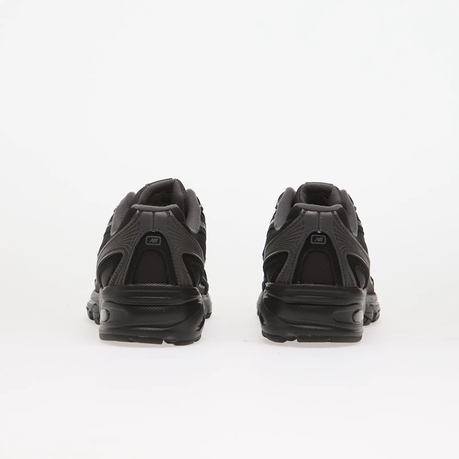 Turnschuhe und Schuhe für Männer New Balance 740 Black/ Black