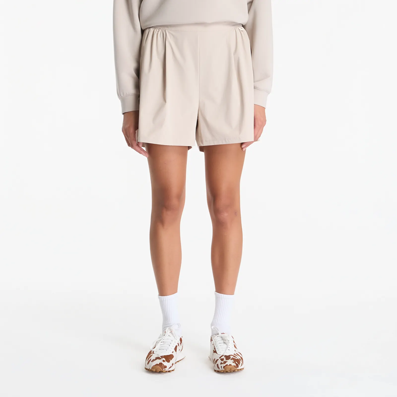 Kratke hlače Nike 24.7 PerfectStretch Women's Dri-FIT High-Waisted Shorts Cream Ii/ Cream Ii/ Cream Ii/ College Grey
