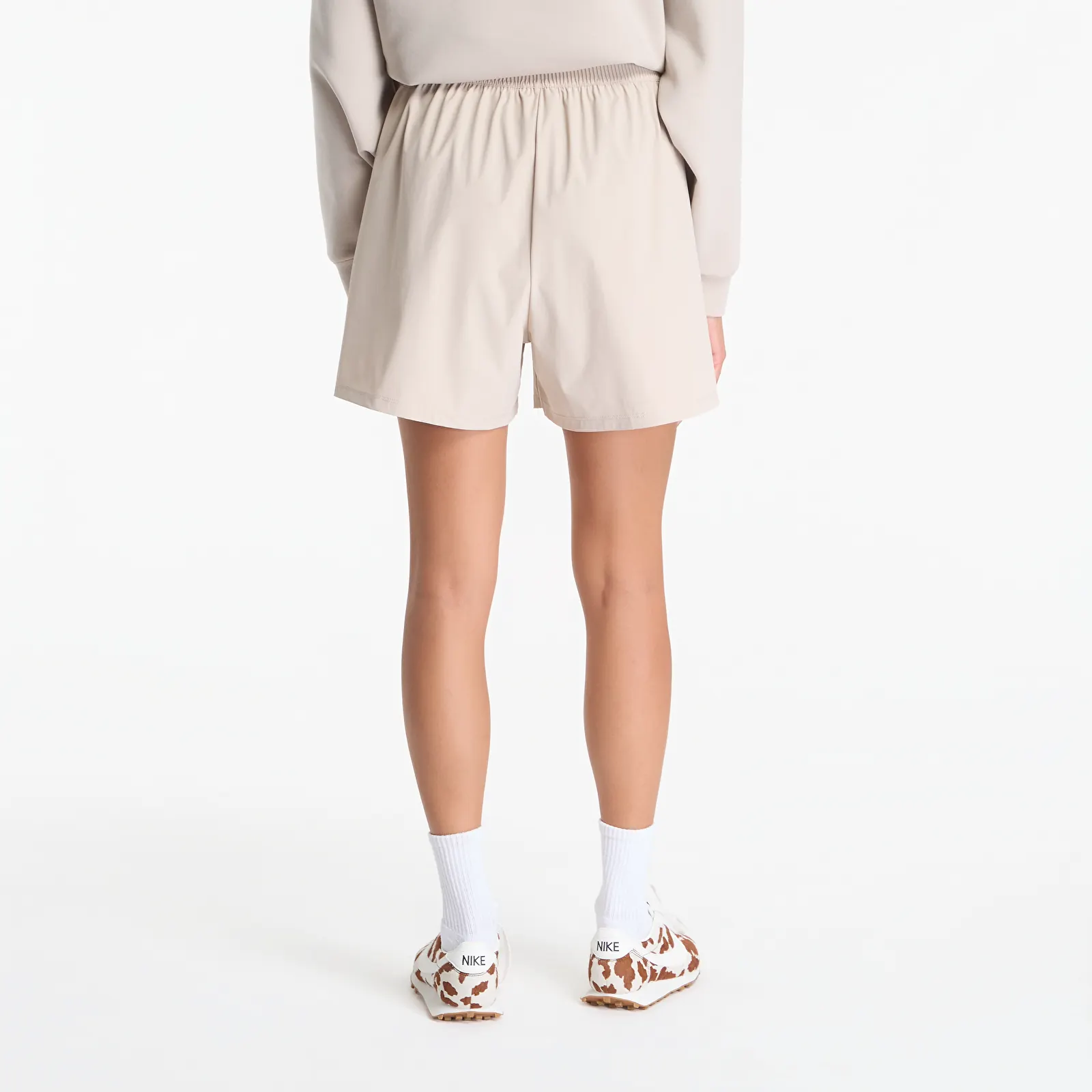 Kratke hlače Nike 24.7 PerfectStretch Women's Dri-FIT High-Waisted Shorts Cream Ii/ Cream Ii/ Cream Ii/ College Grey